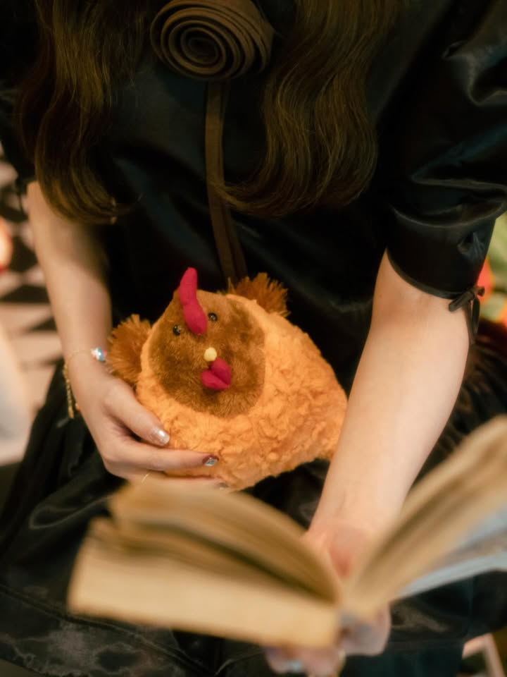 แพรว - คณิตกุล เนตรบุตร