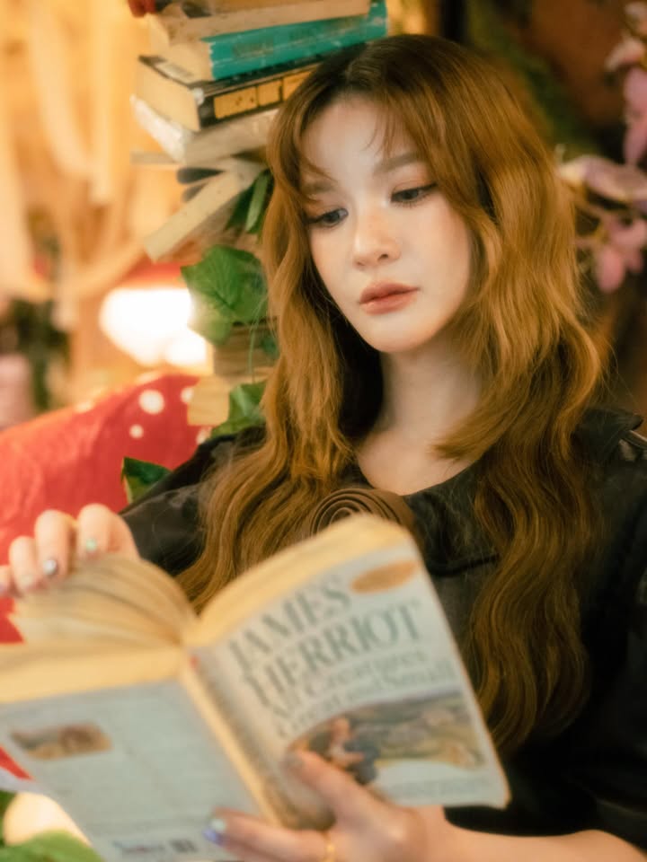 แพรว - คณิตกุล เนตรบุตร