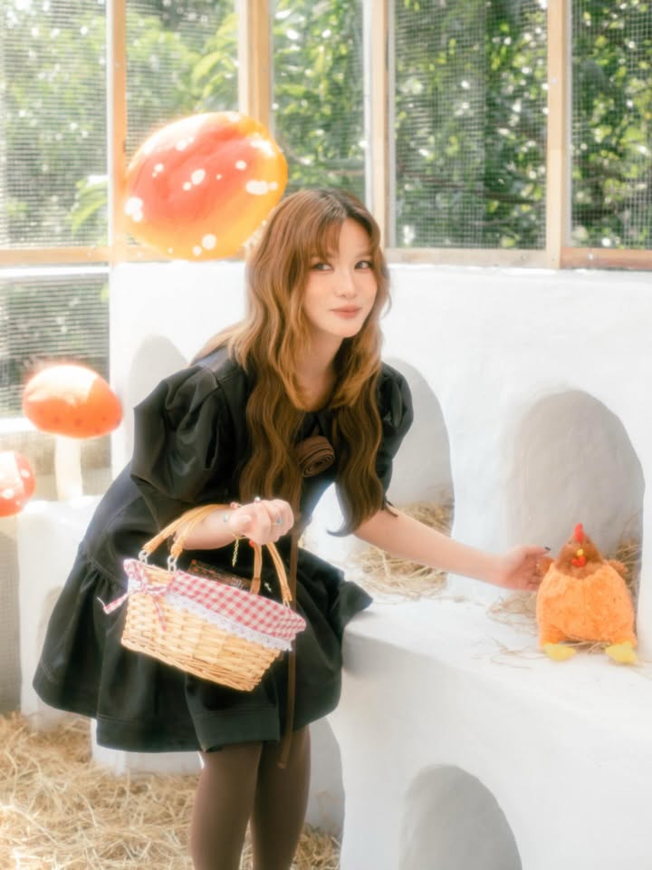 แพรว - คณิตกุล เนตรบุตร