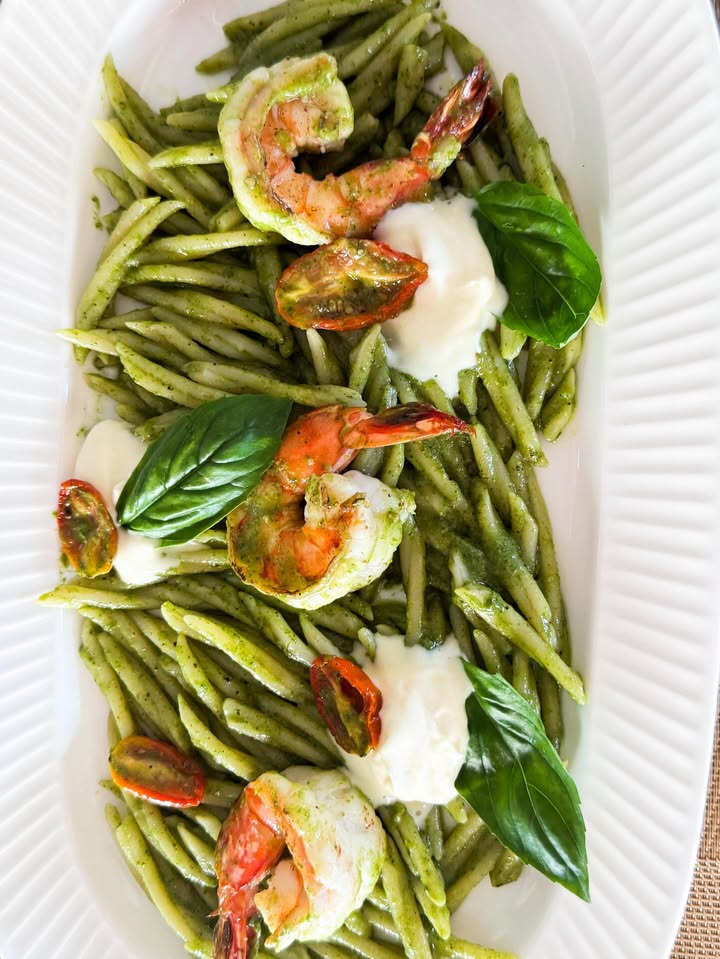 แพรว - คณิตกุล เนตรบุตร