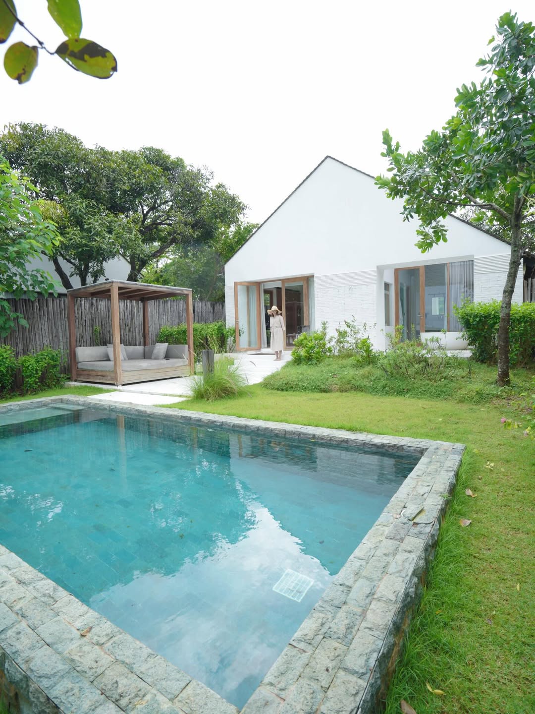 แพรว - คณิตกุล เนตรบุตร