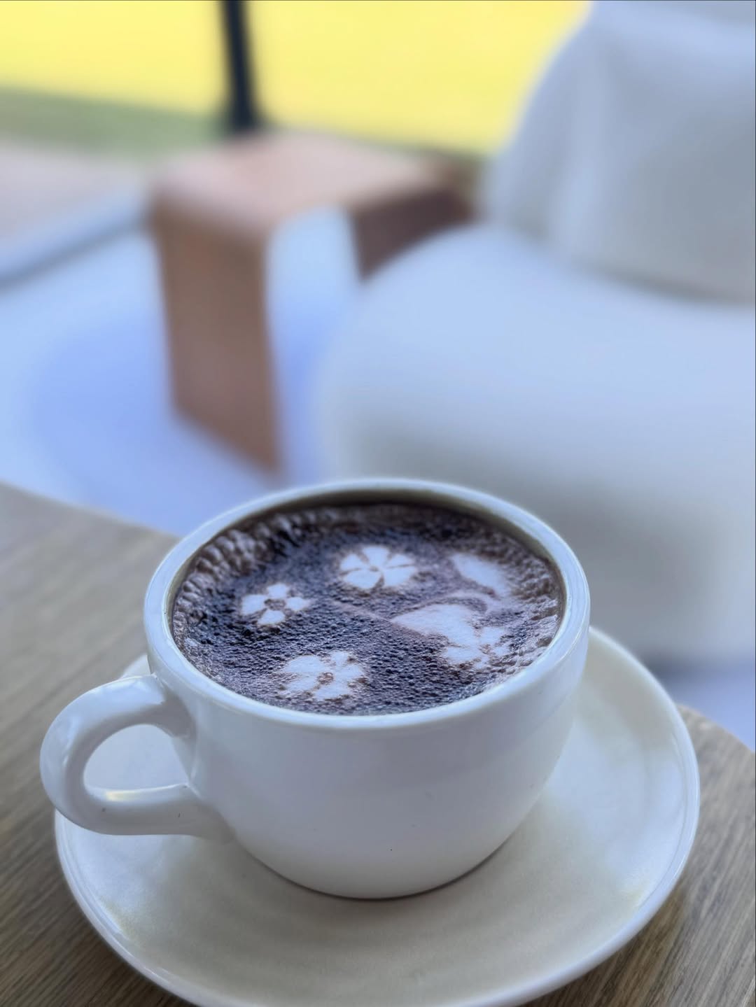 แพรว - คณิตกุล เนตรบุตร