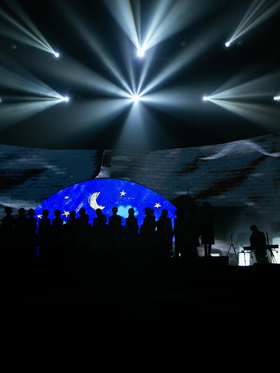 แพรว - คณิตกุล เนตรบุตร