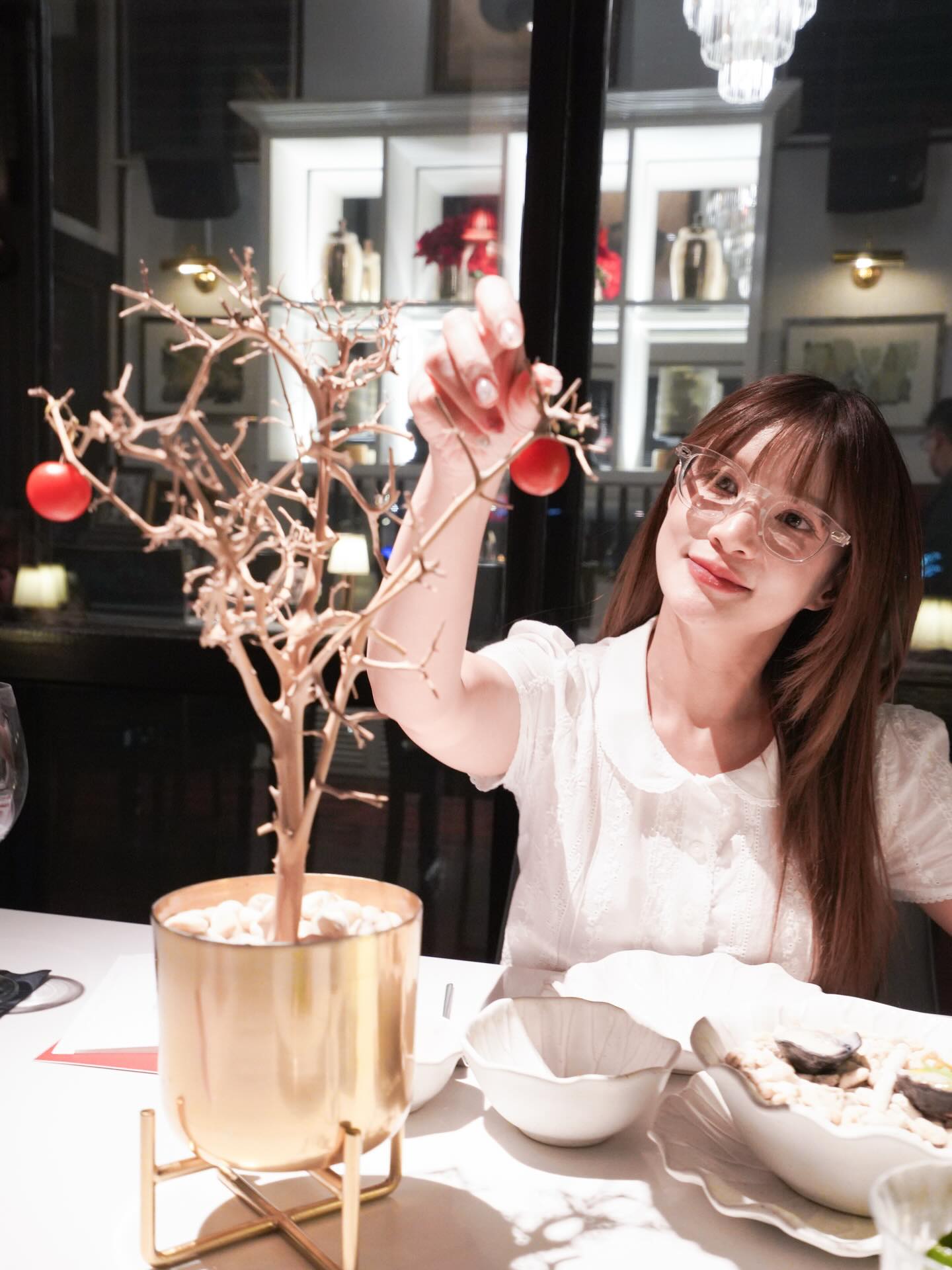 แพรว - คณิตกุล เนตรบุตร