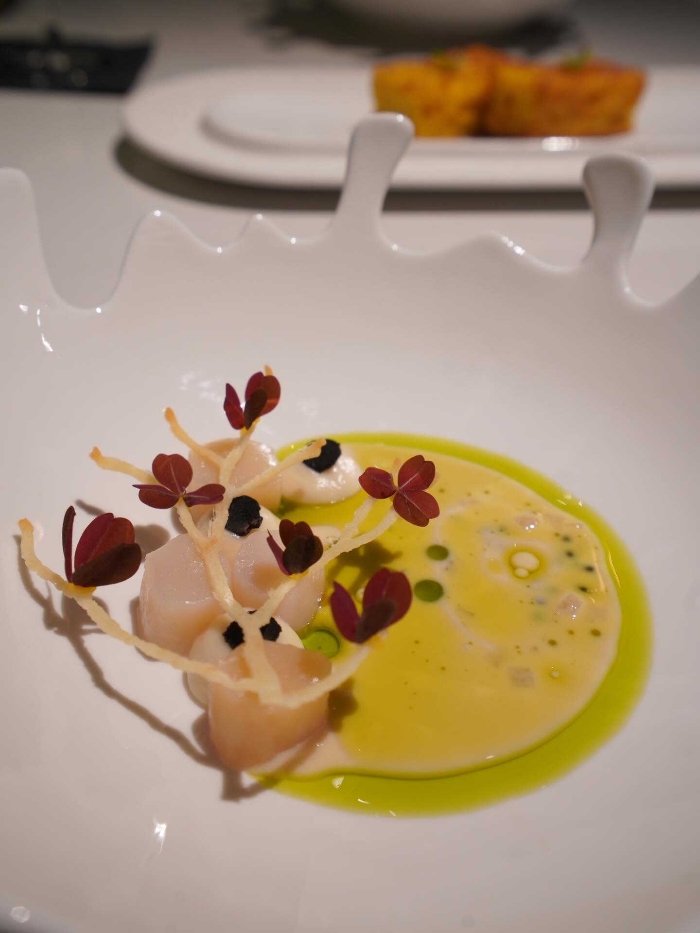 แพรว - คณิตกุล เนตรบุตร