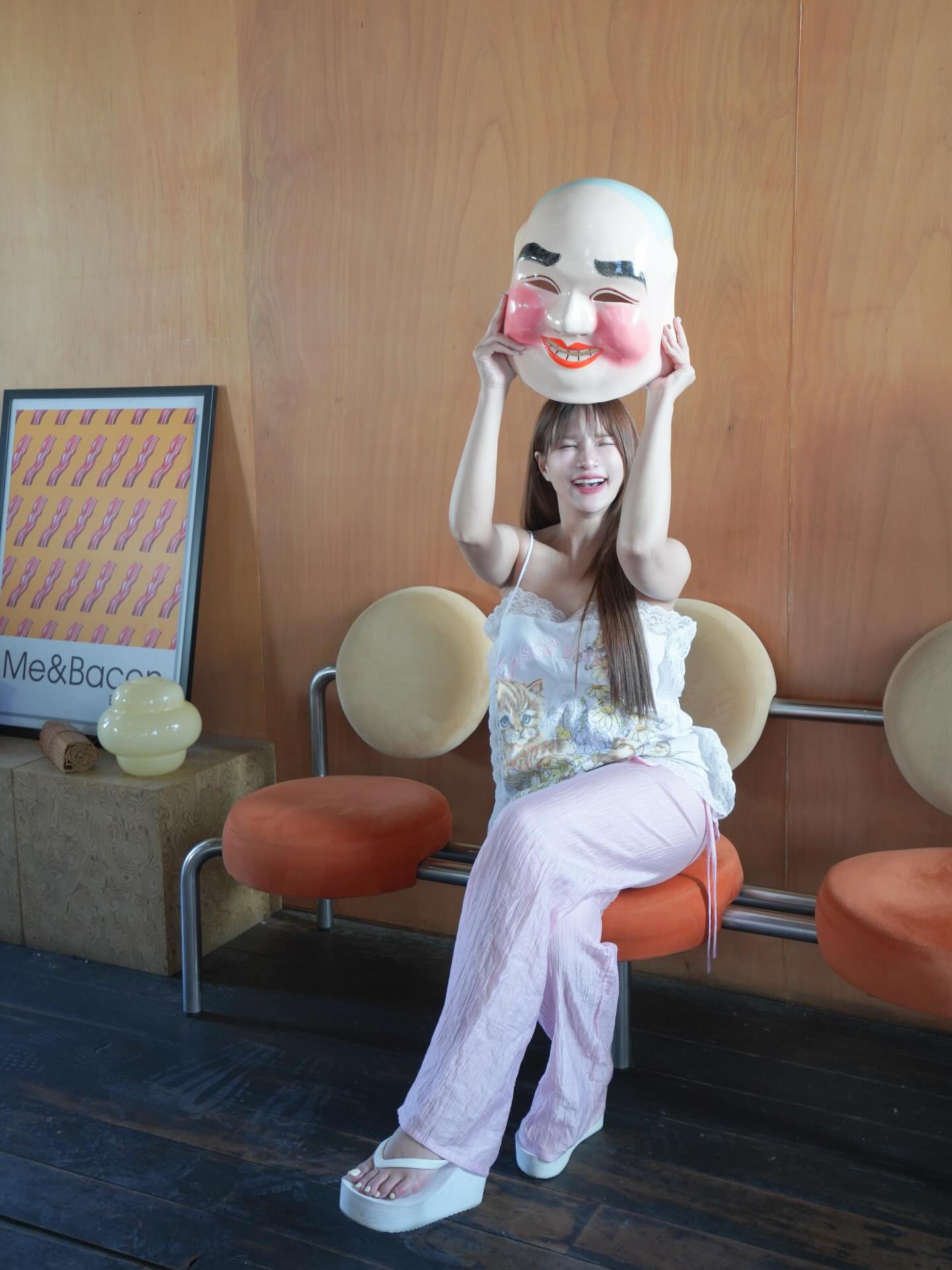 แพรว - คณิตกุล เนตรบุตร