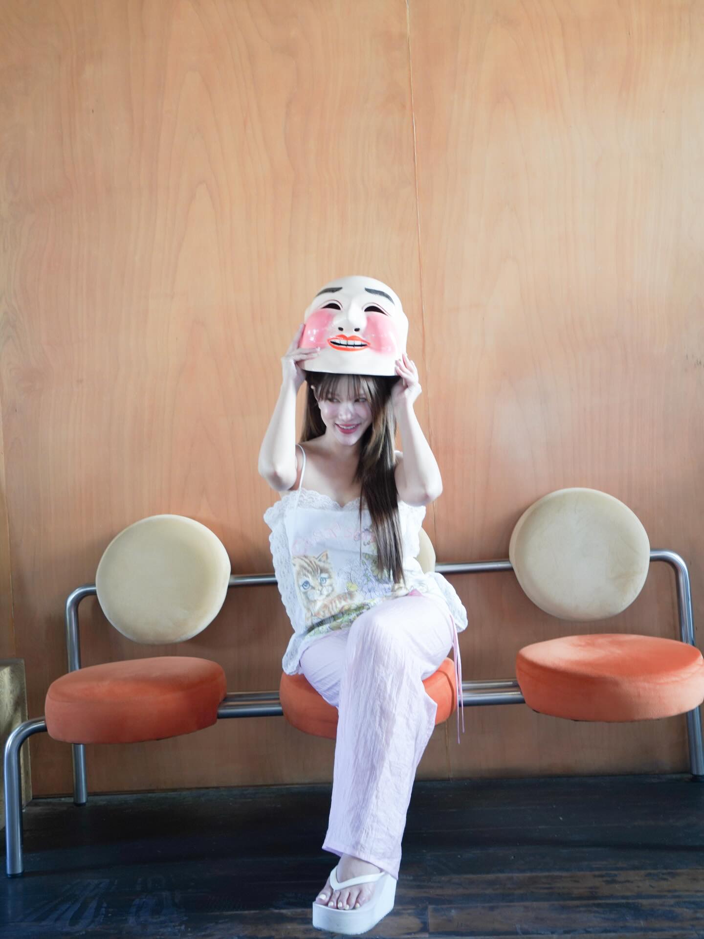 แพรว - คณิตกุล เนตรบุตร