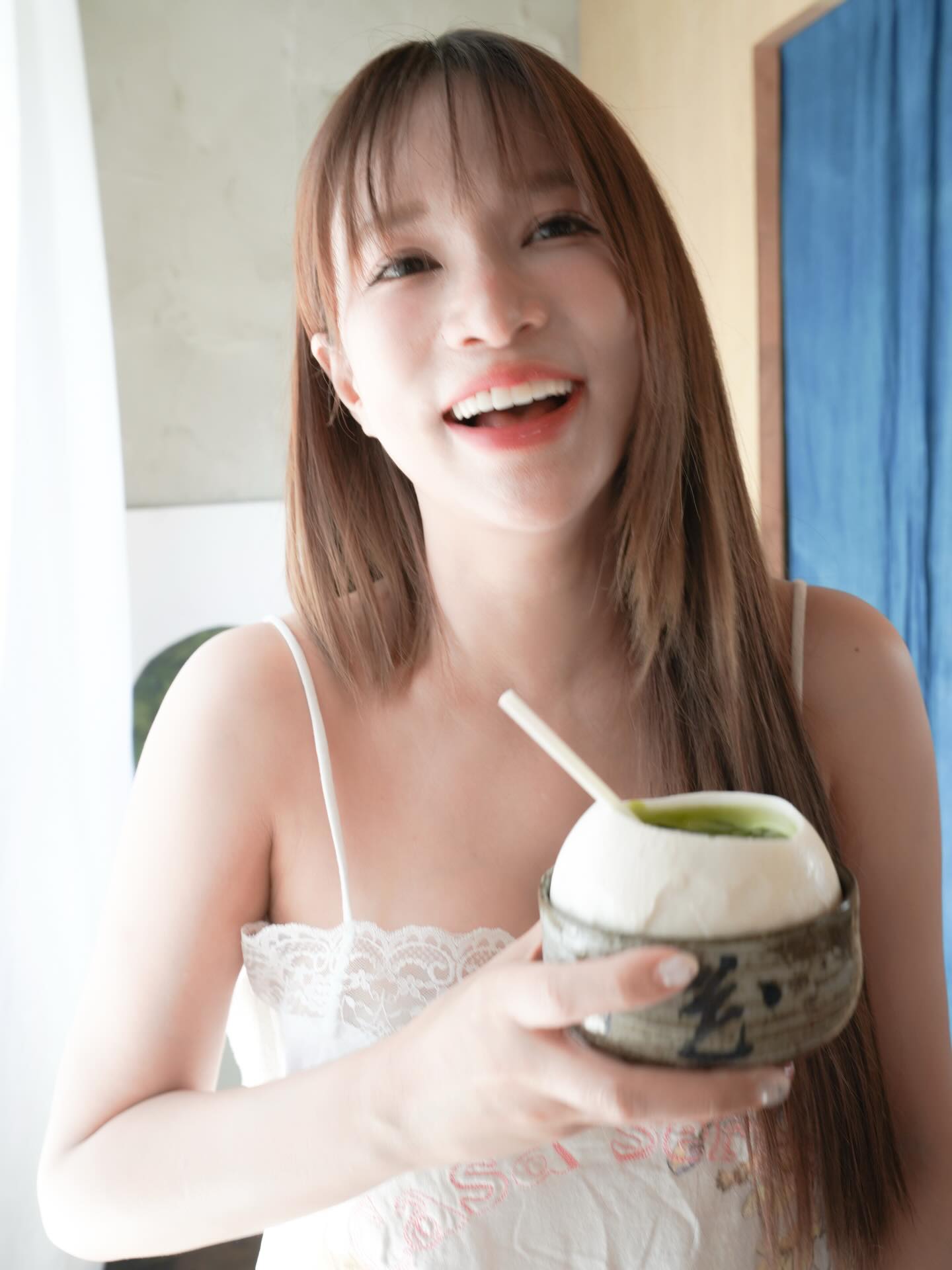 แพรว - คณิตกุล เนตรบุตร