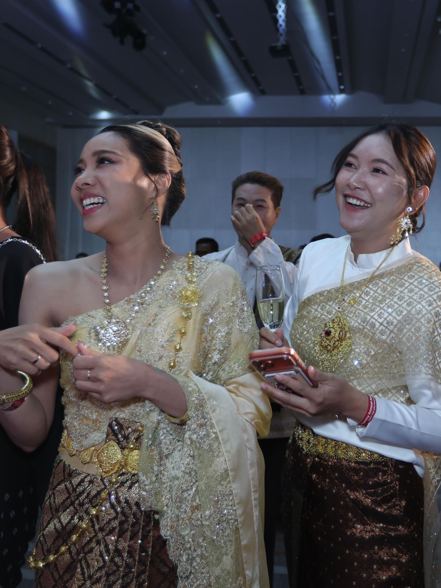 แพรว - คณิตกุล เนตรบุตร