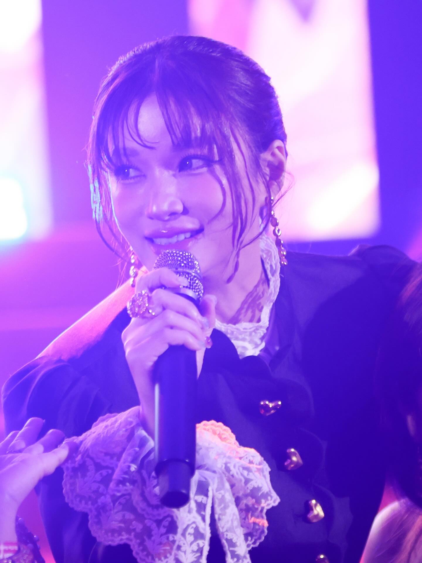 แพรว - คณิตกุล เนตรบุตร