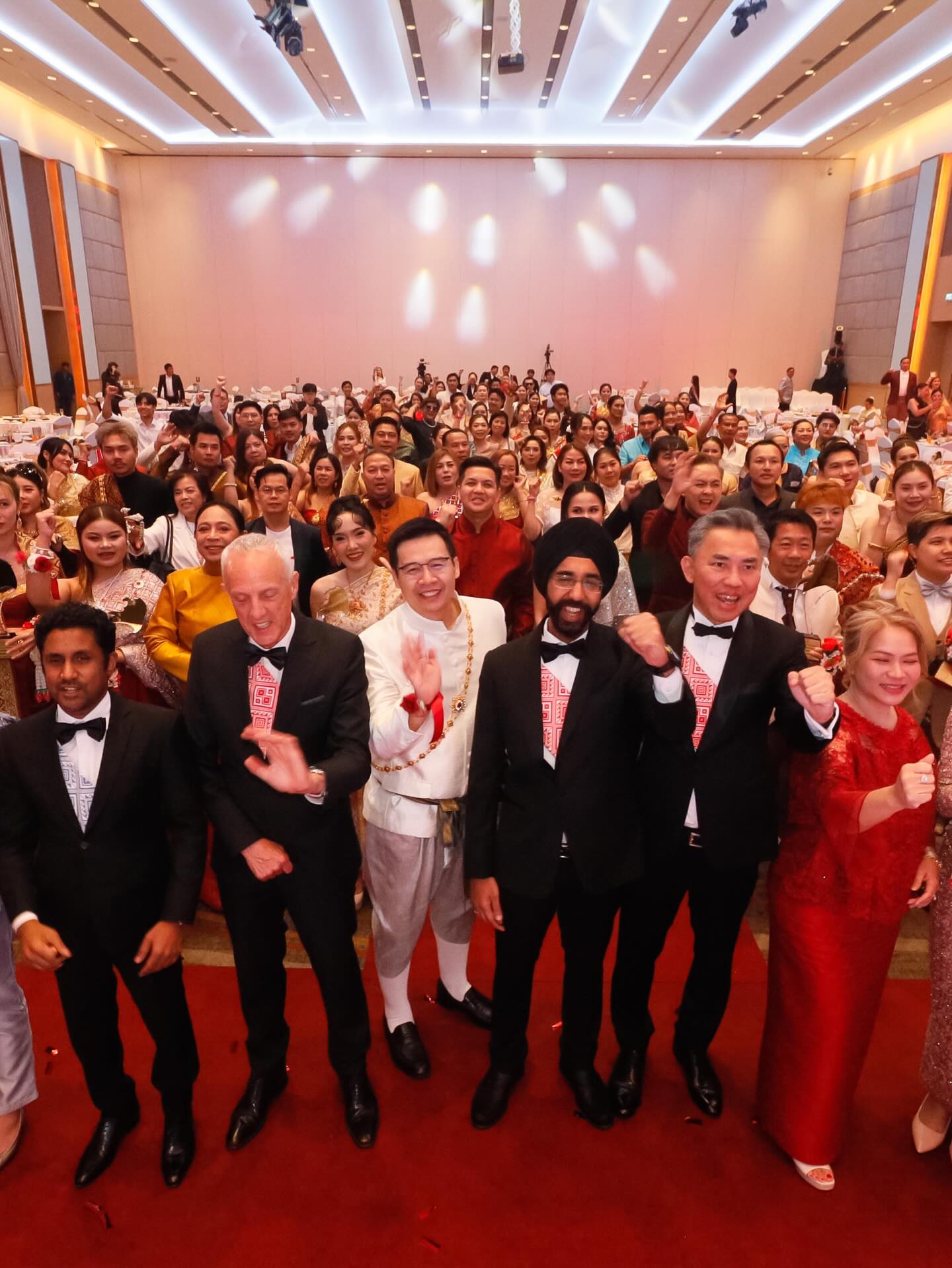 แพรว - คณิตกุล เนตรบุตร