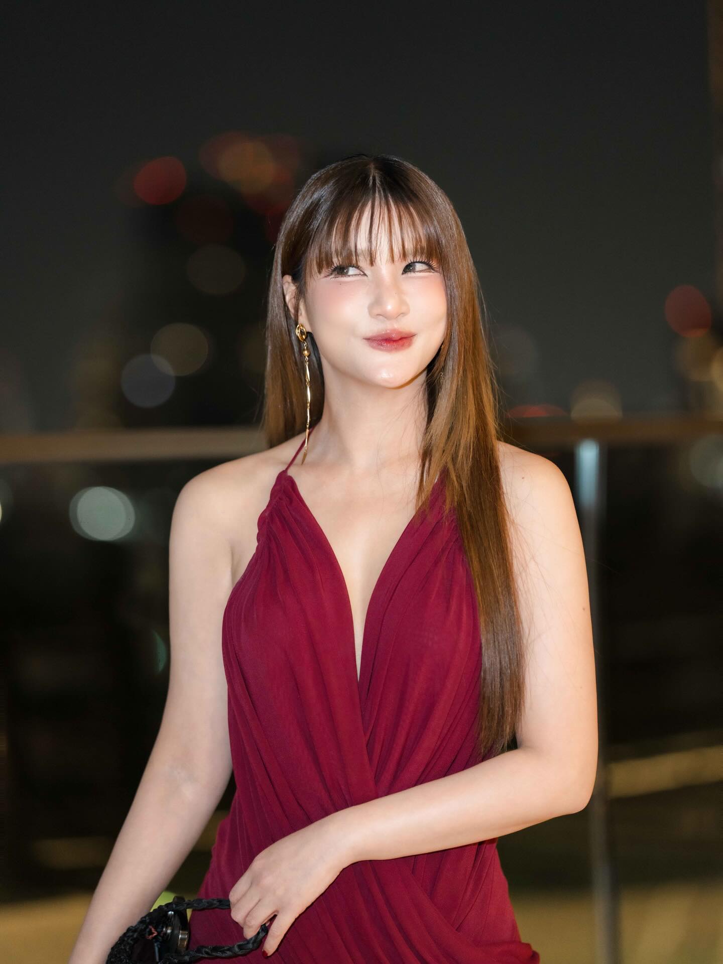 แพรว - คณิตกุล เนตรบุตร