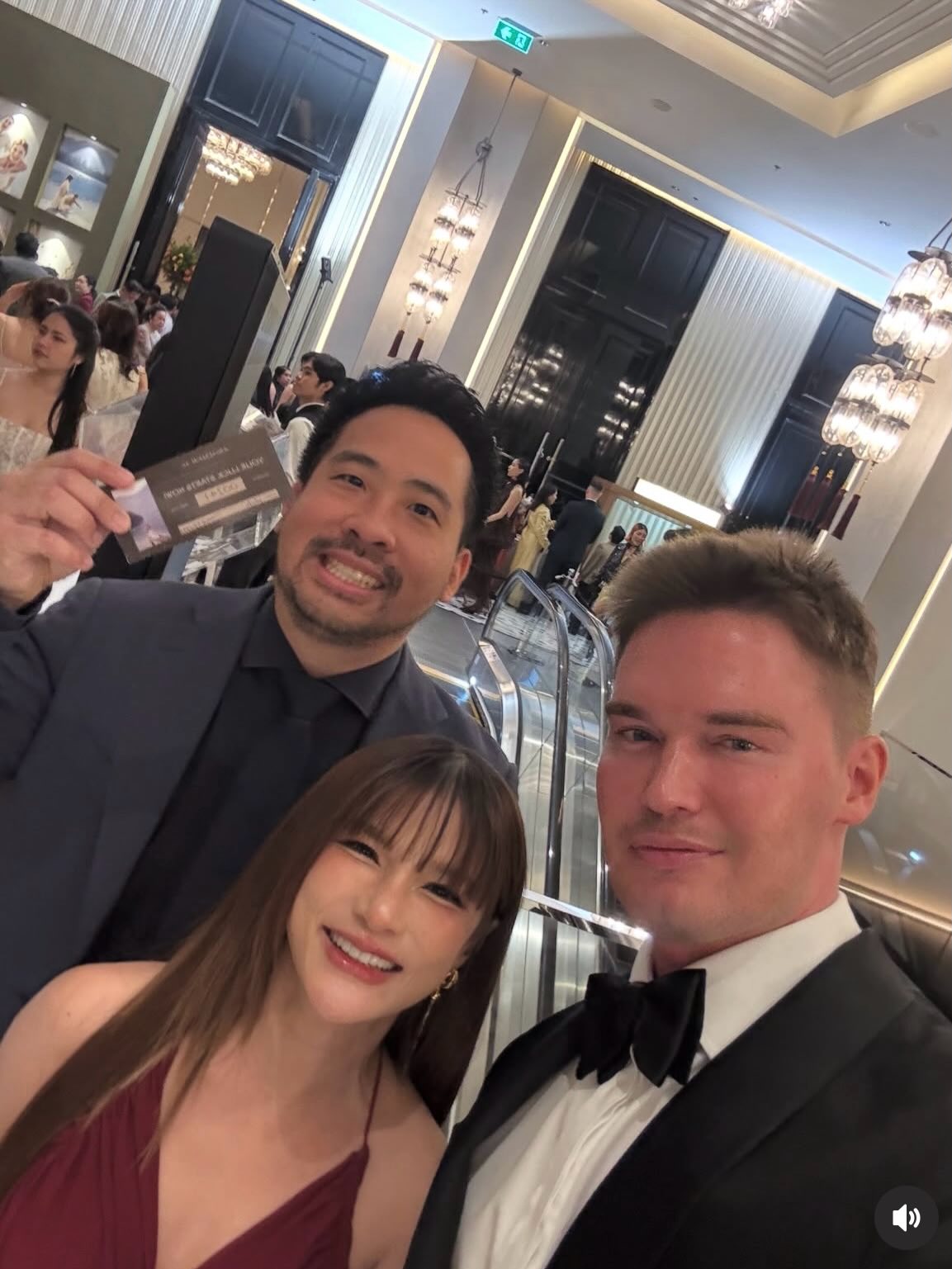 แพรว - คณิตกุล เนตรบุตร