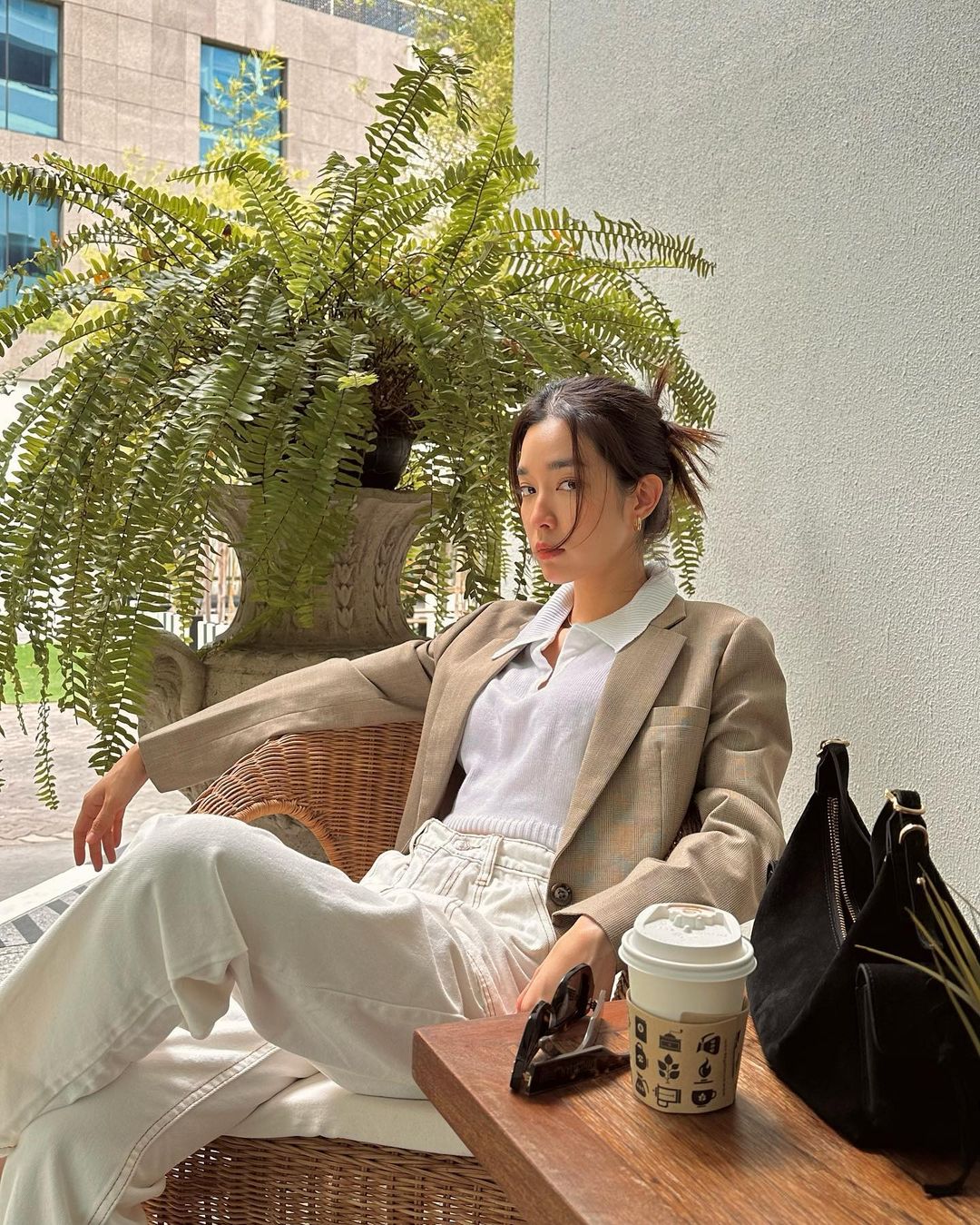 โม - มนชนก แสงฉายเพียงเพ็ญ