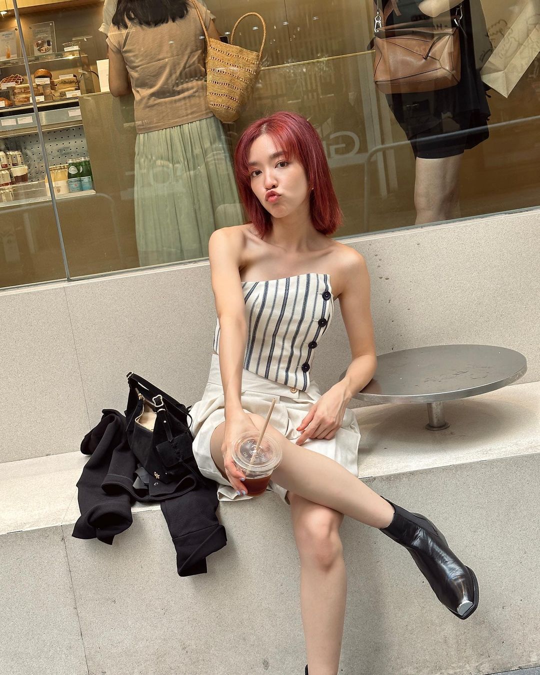 โม - มนชนก แสงฉายเพียงเพ็ญ