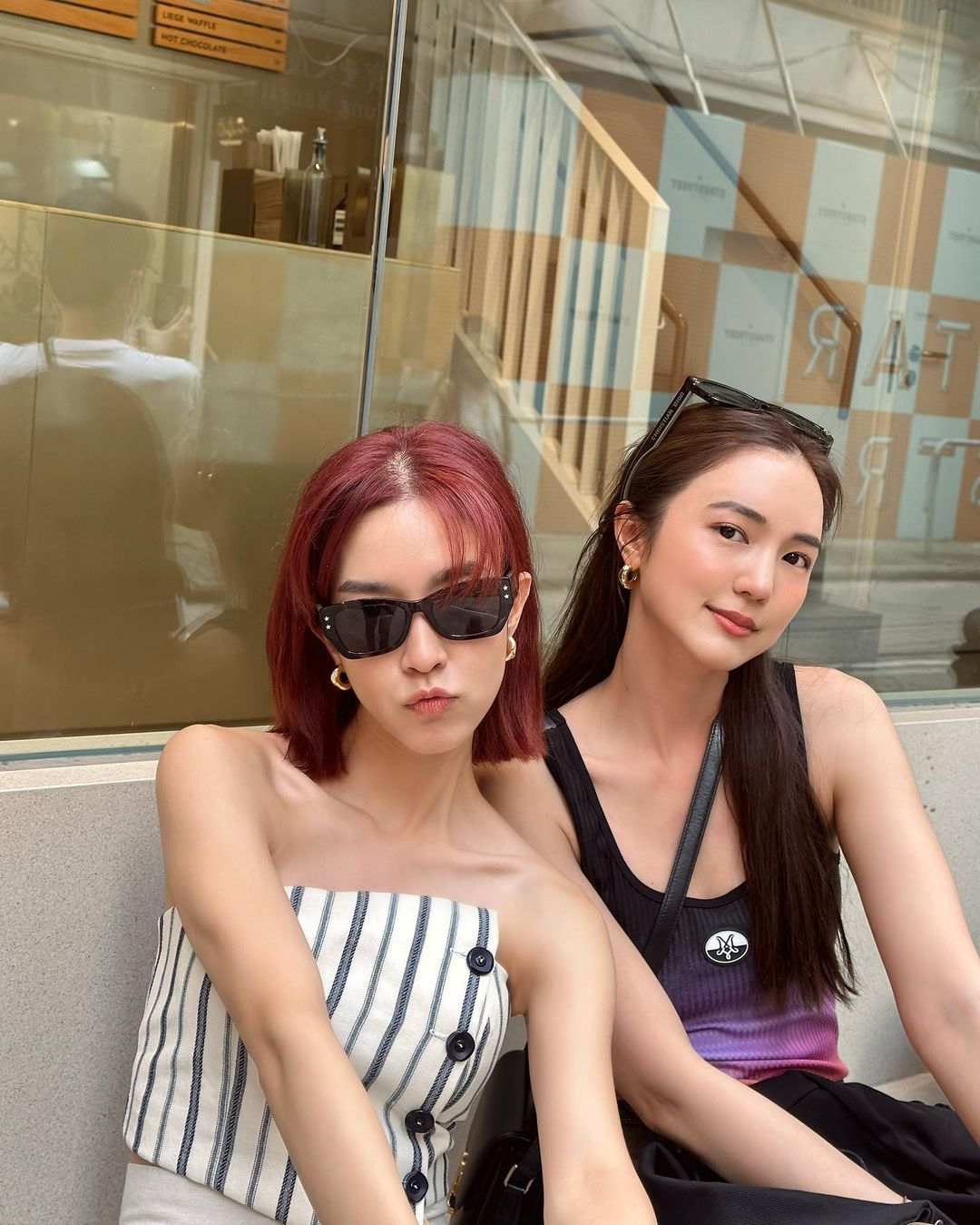 โม - มนชนก แสงฉายเพียงเพ็ญ