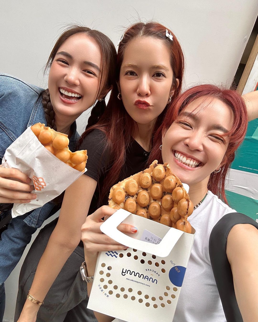 โม - มนชนก แสงฉายเพียงเพ็ญ