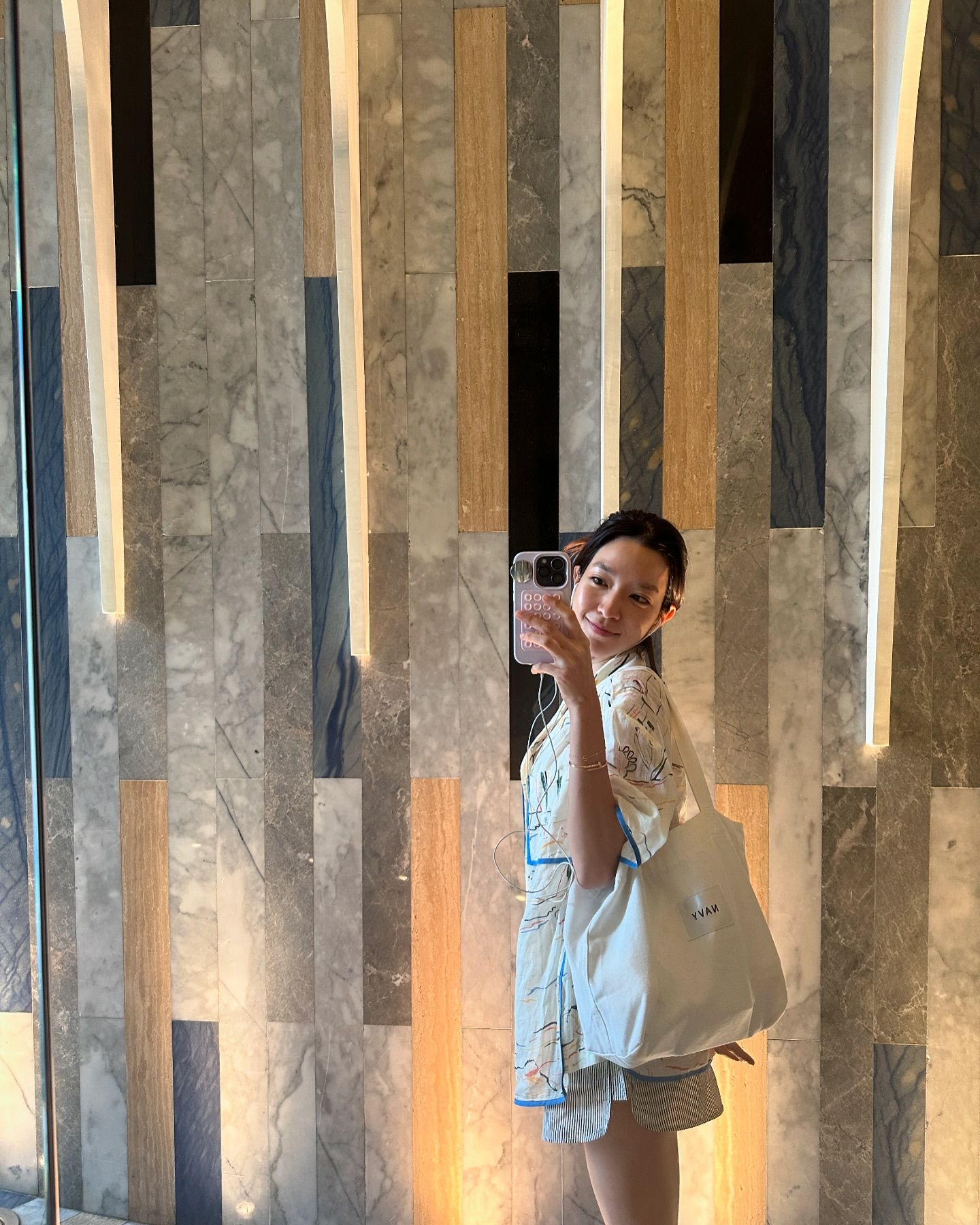 โม - มนชนก แสงฉายเพียงเพ็ญ