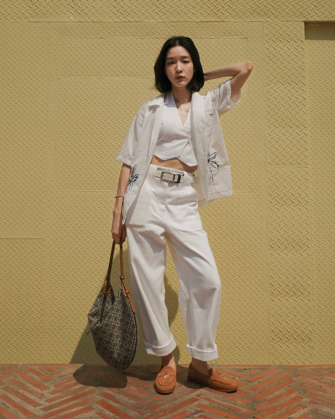 โม - มนชนก แสงฉายเพียงเพ็ญ