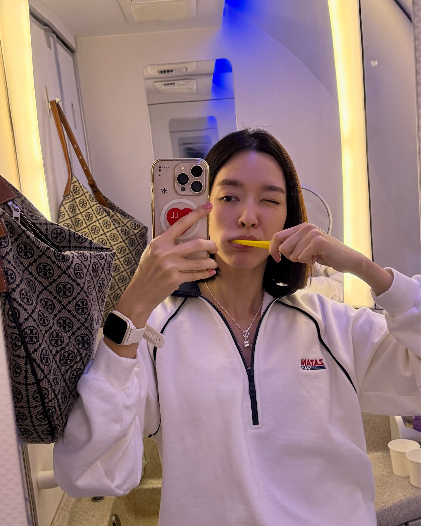 โม - มนชนก แสงฉายเพียงเพ็ญ