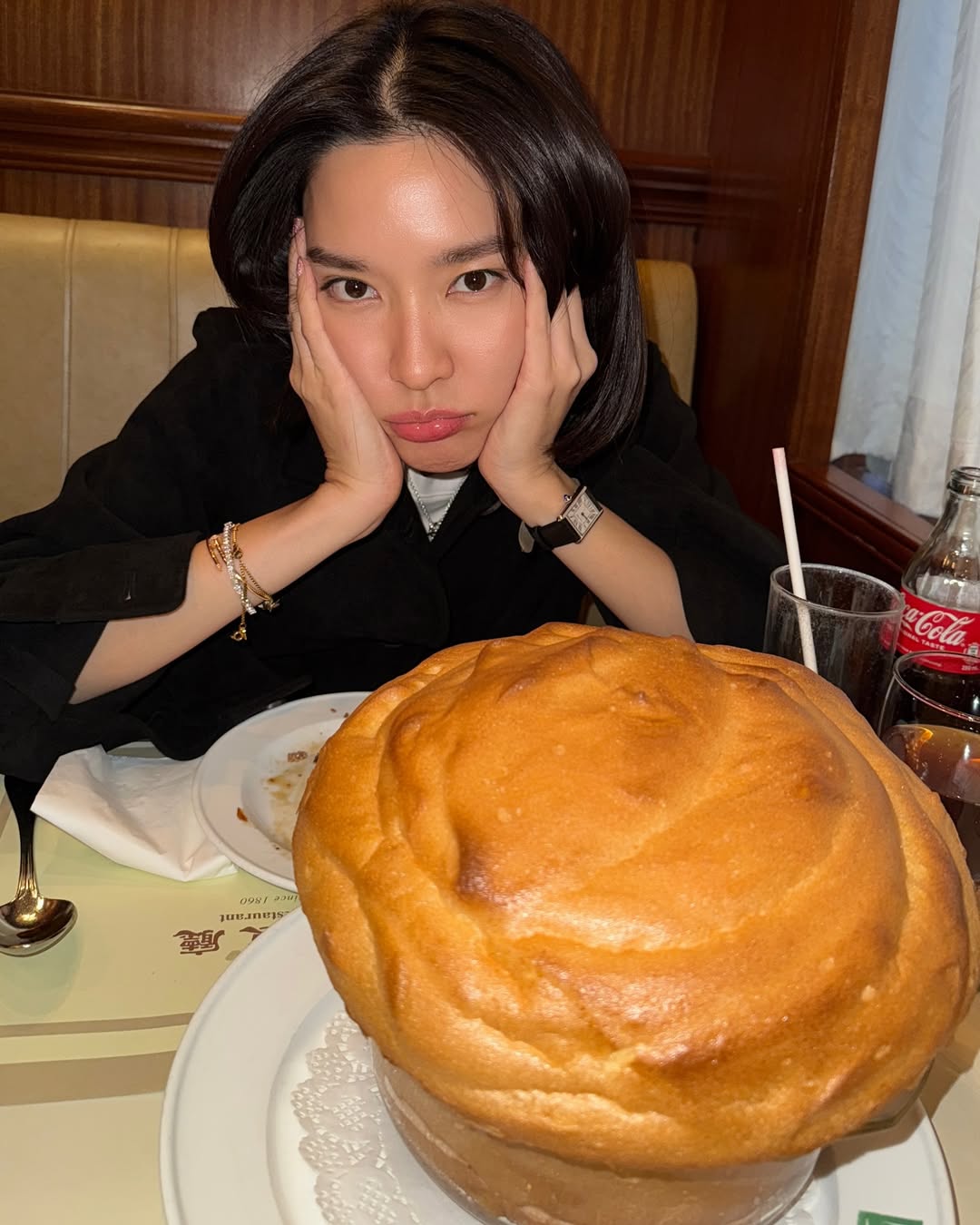 โม - มนชนก แสงฉายเพียงเพ็ญ