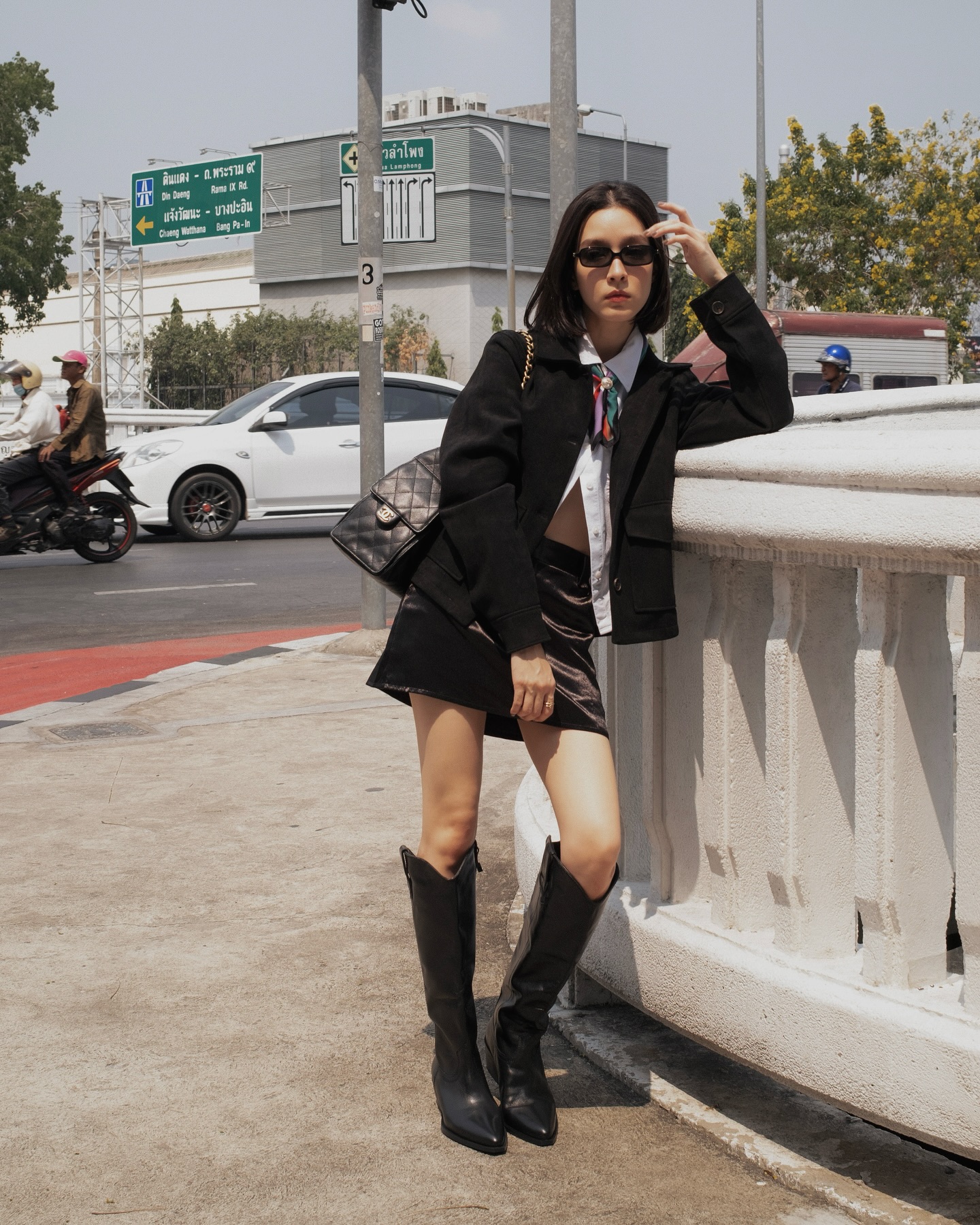 โม - มนชนก แสงฉายเพียงเพ็ญ
