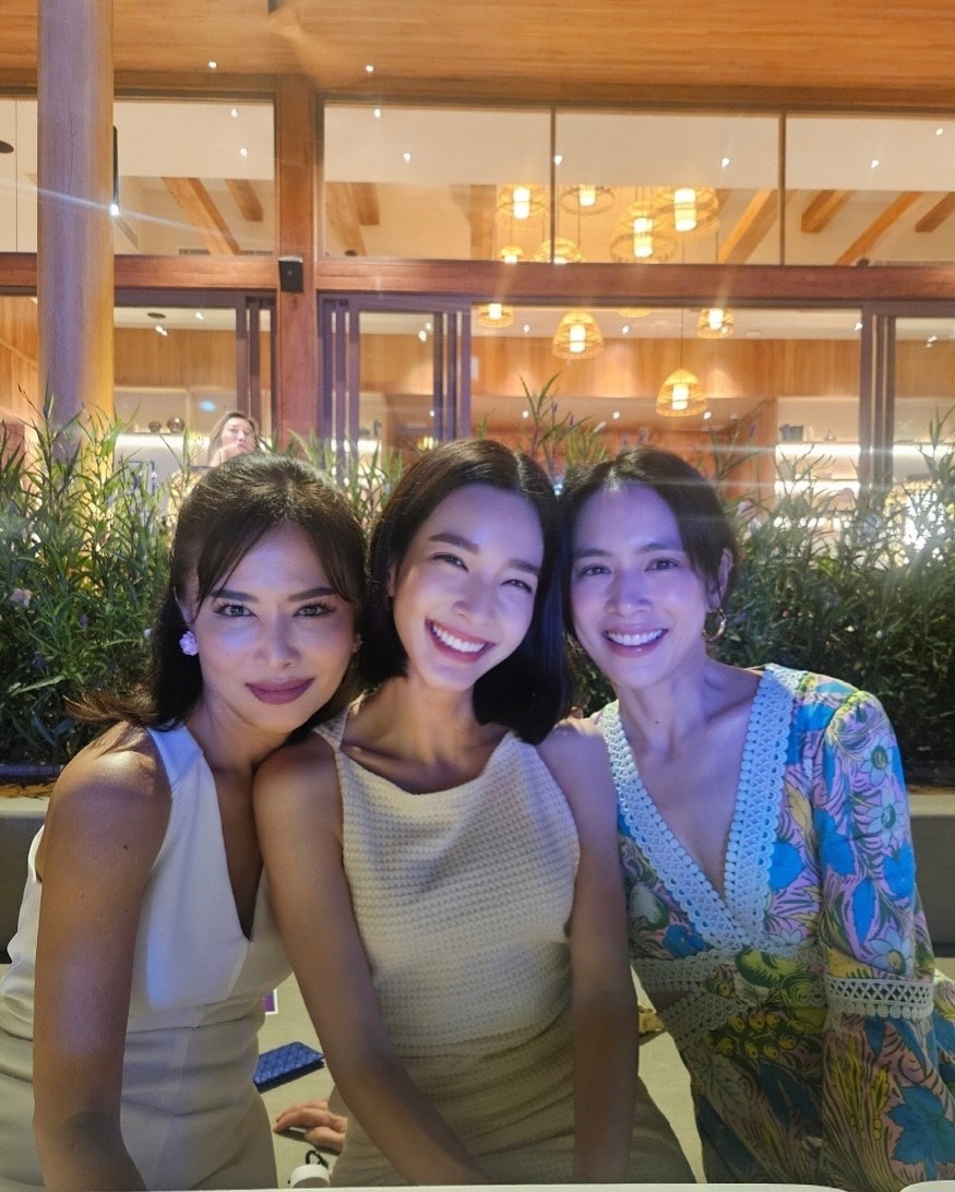 โม - มนชนก แสงฉายเพียงเพ็ญ