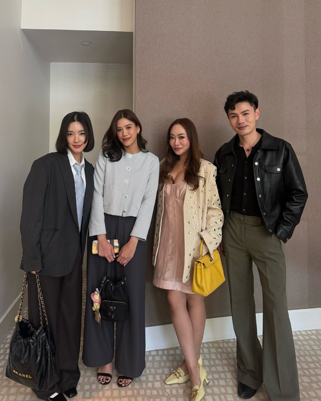 โม - มนชนก แสงฉายเพียงเพ็ญ