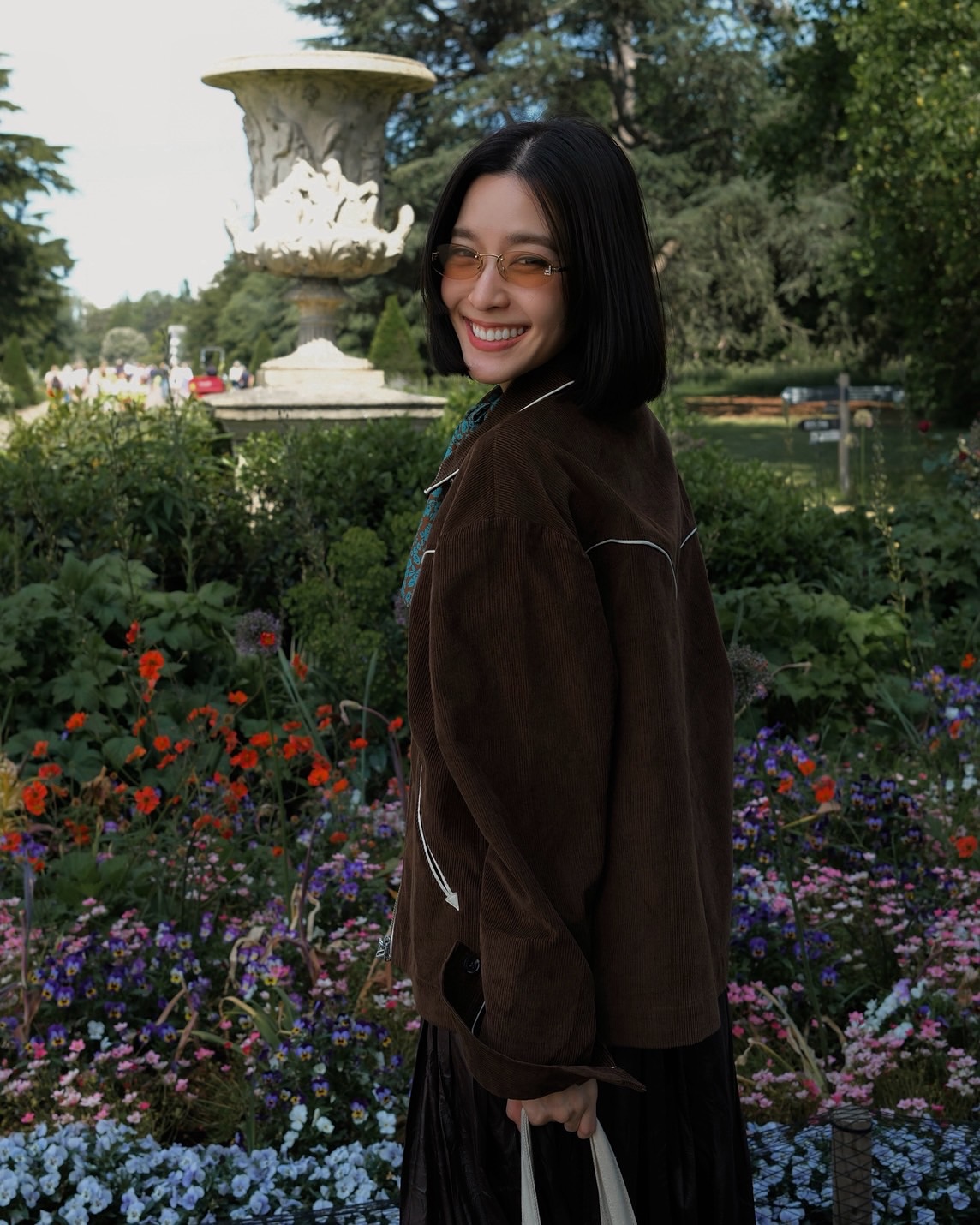 โม - มนชนก แสงฉายเพียงเพ็ญ