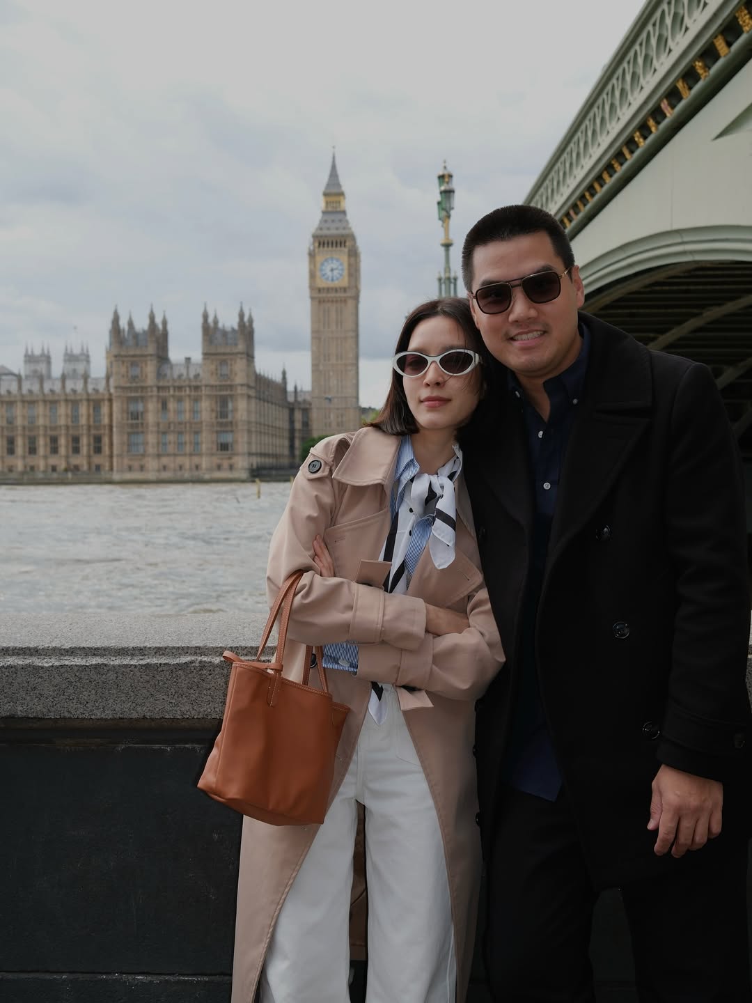 โม - มนชนก แสงฉายเพียงเพ็ญ