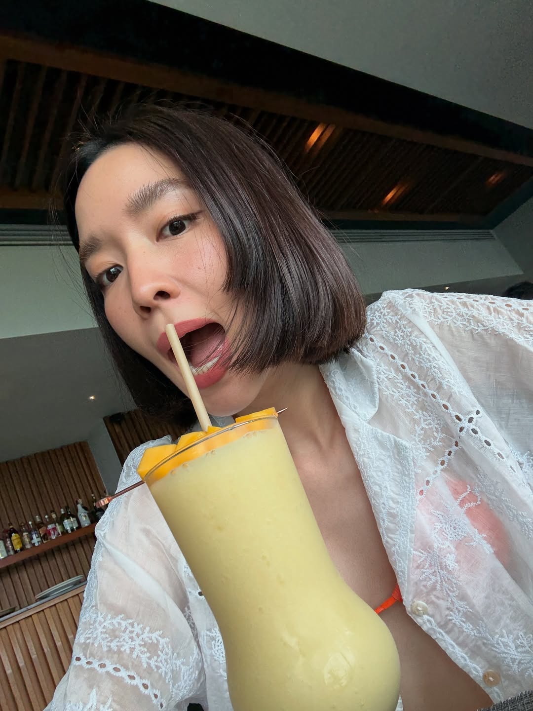 โม - มนชนก แสงฉายเพียงเพ็ญ