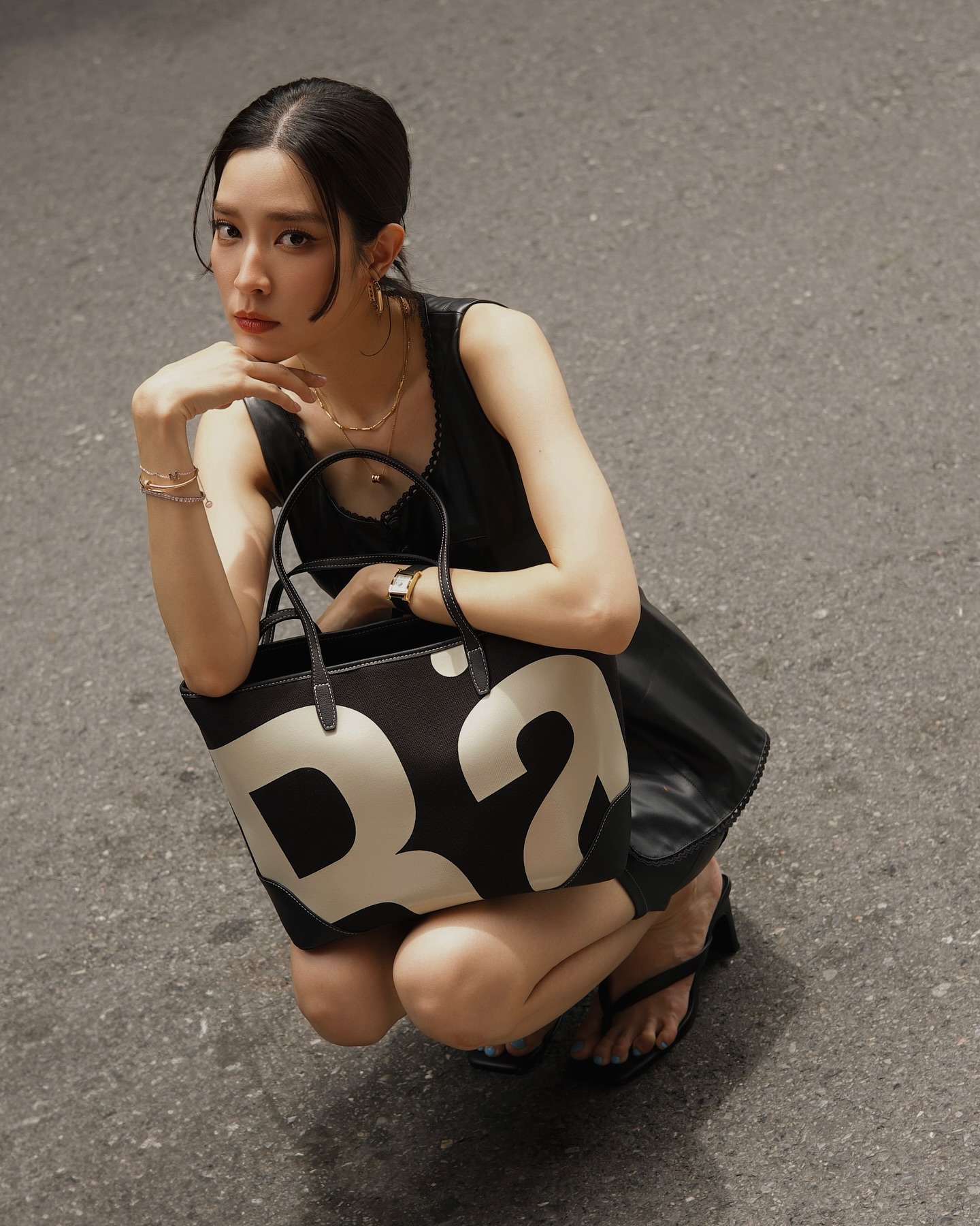 โม - มนชนก แสงฉายเพียงเพ็ญ