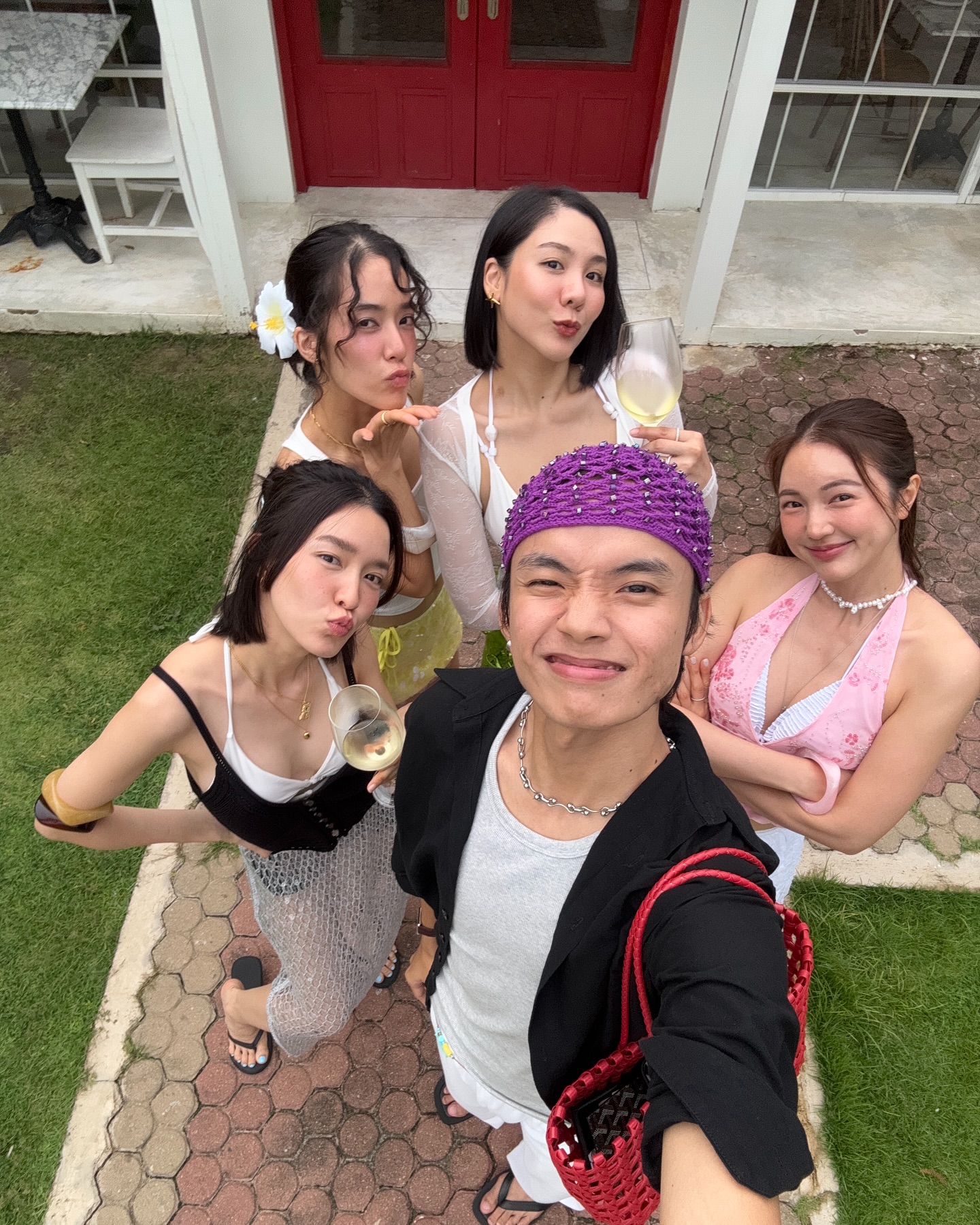 โม - มนชนก แสงฉายเพียงเพ็ญ