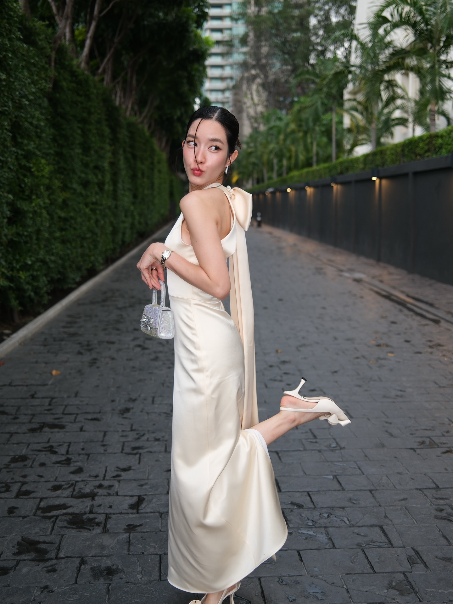 โม - มนชนก แสงฉายเพียงเพ็ญ