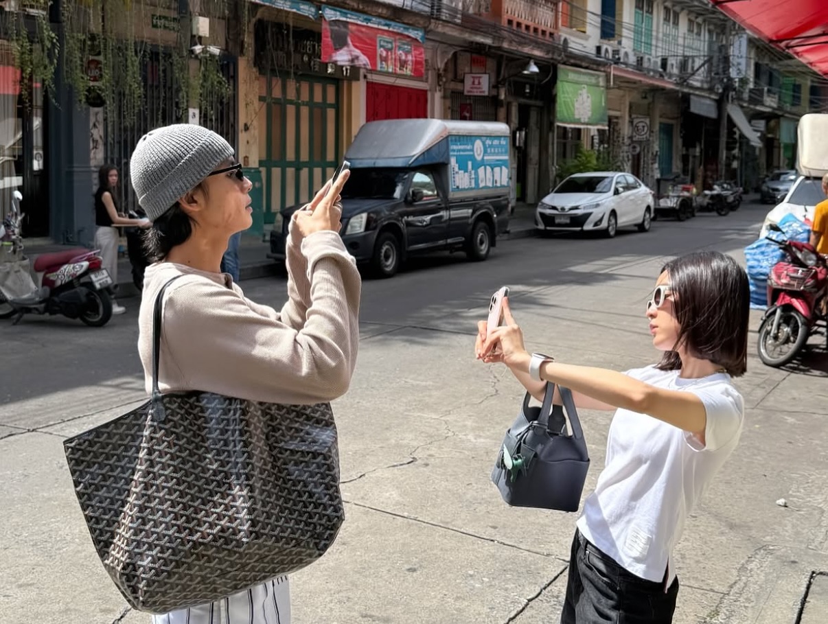 โม - มนชนก แสงฉายเพียงเพ็ญ