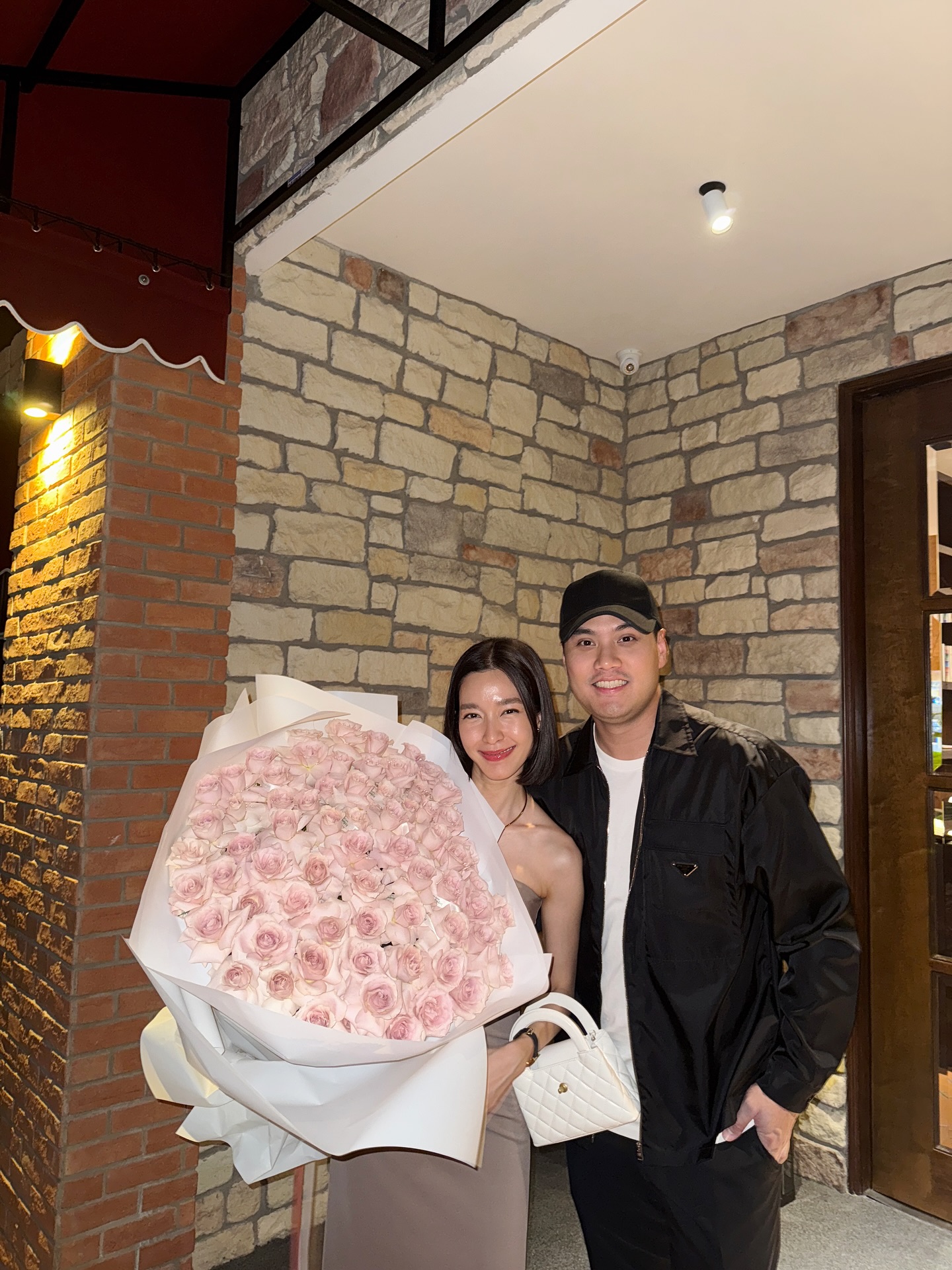 โม - มนชนก แสงฉายเพียงเพ็ญ