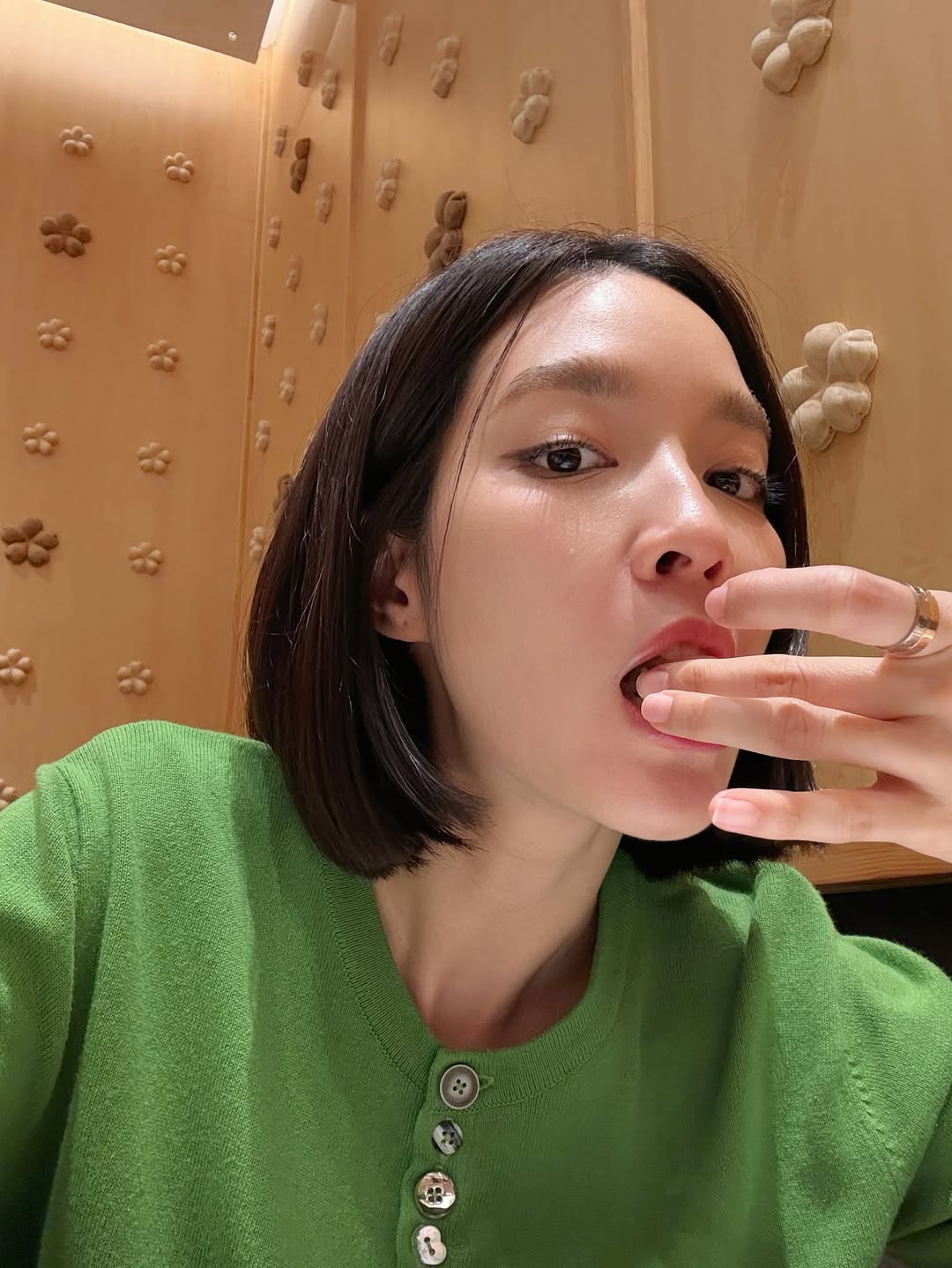 โม - มนชนก แสงฉายเพียงเพ็ญ