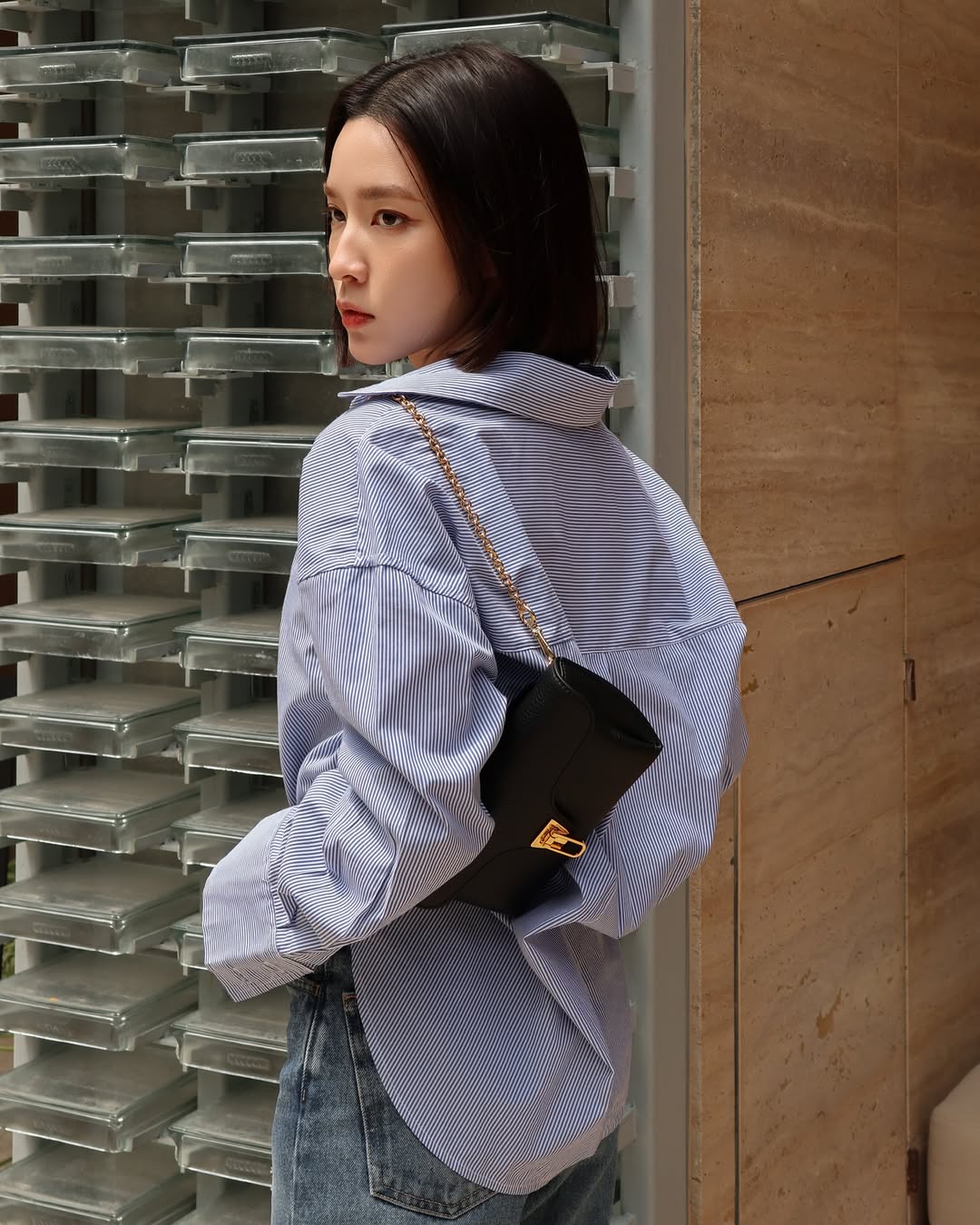 โม - มนชนก แสงฉายเพียงเพ็ญ