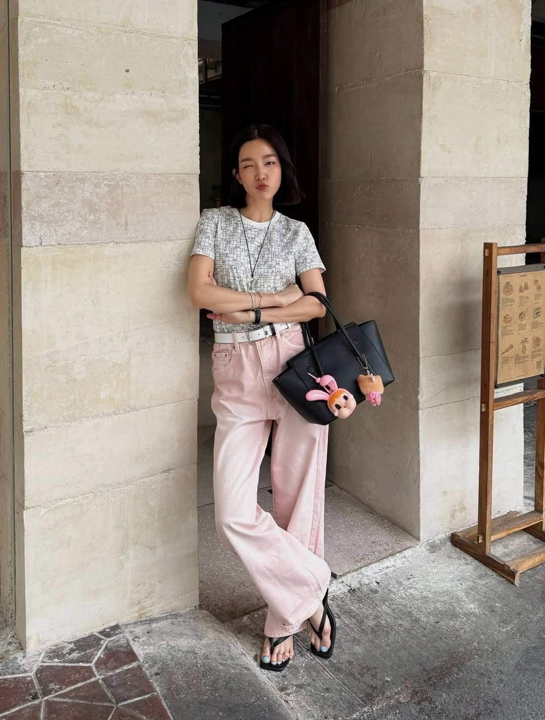 โม - มนชนก แสงฉายเพียงเพ็ญ