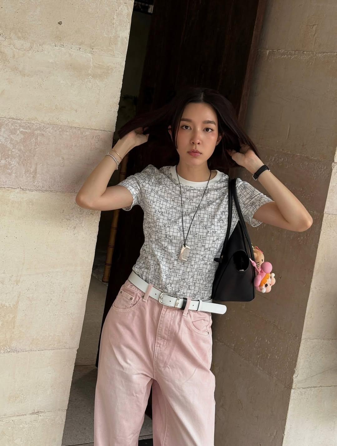 โม - มนชนก แสงฉายเพียงเพ็ญ