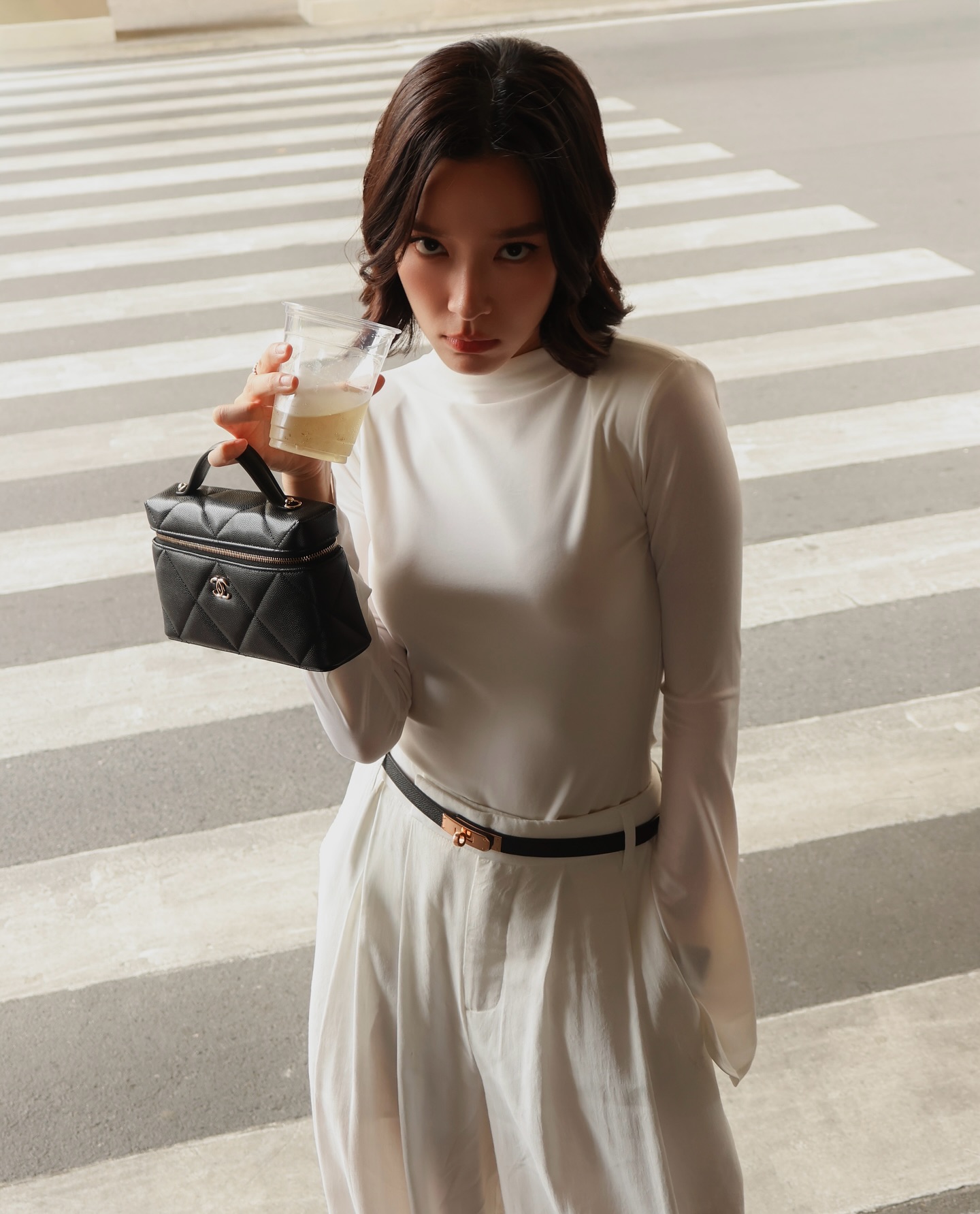 โม - มนชนก แสงฉายเพียงเพ็ญ