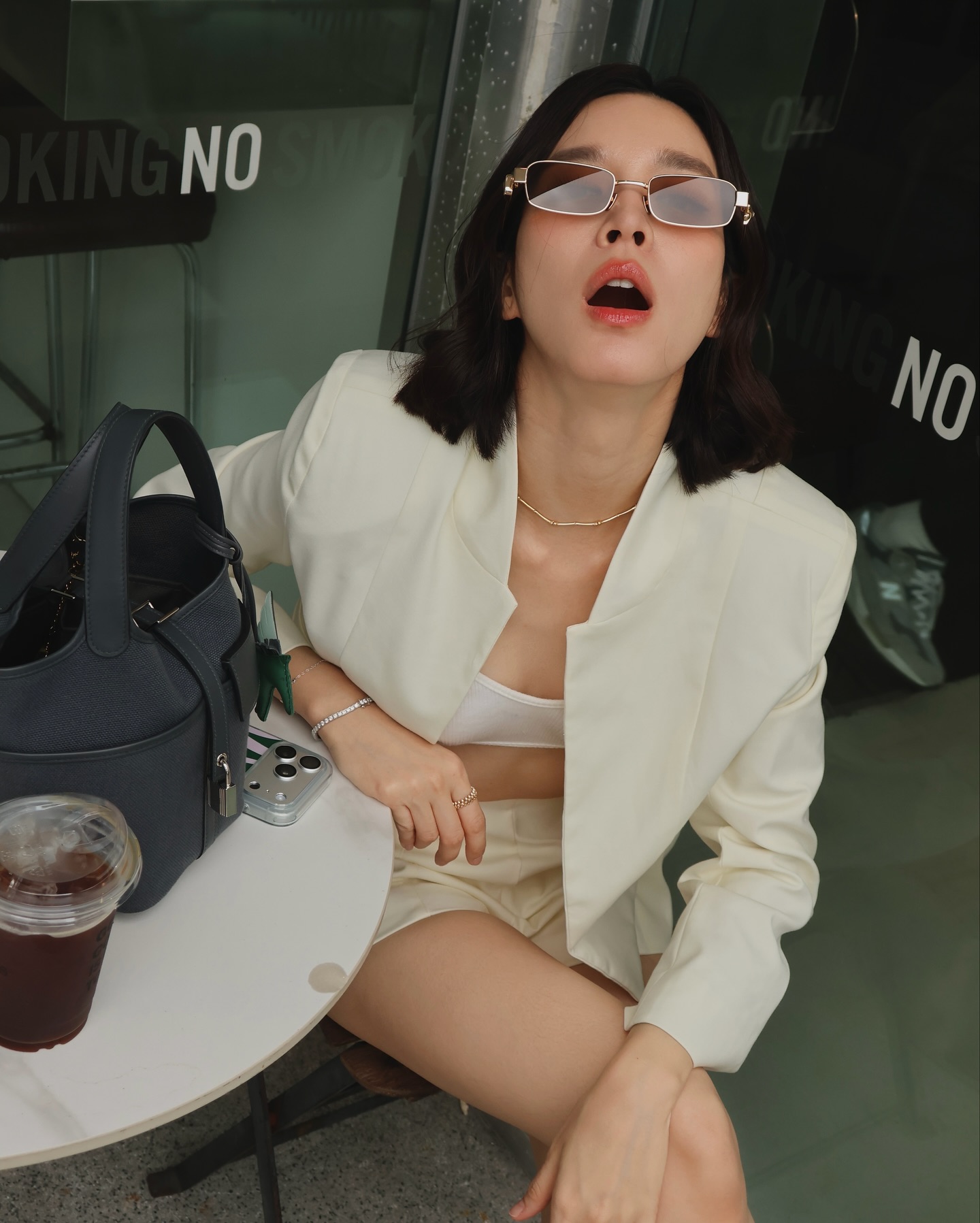 โม - มนชนก แสงฉายเพียงเพ็ญ