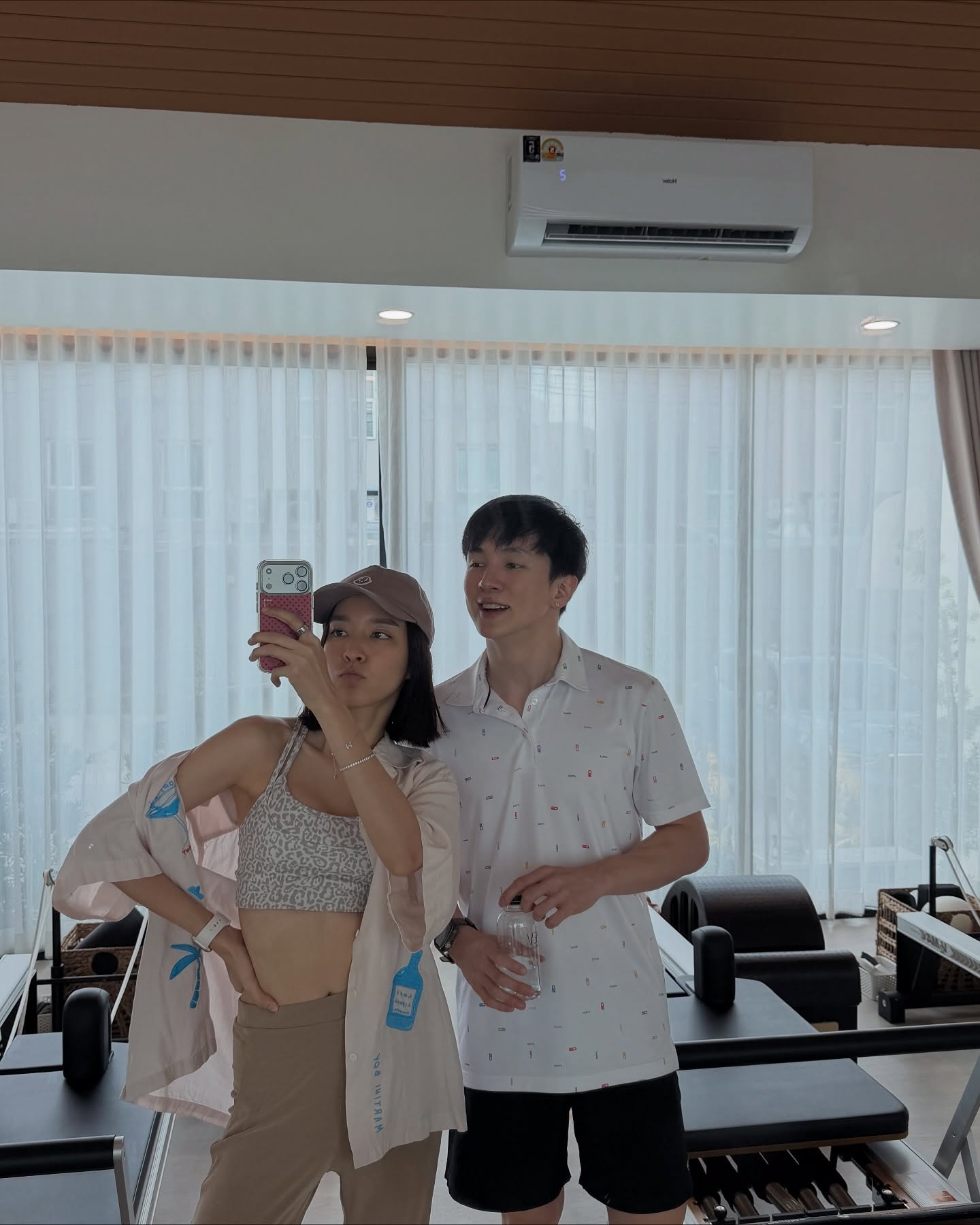 โม - มนชนก แสงฉายเพียงเพ็ญ