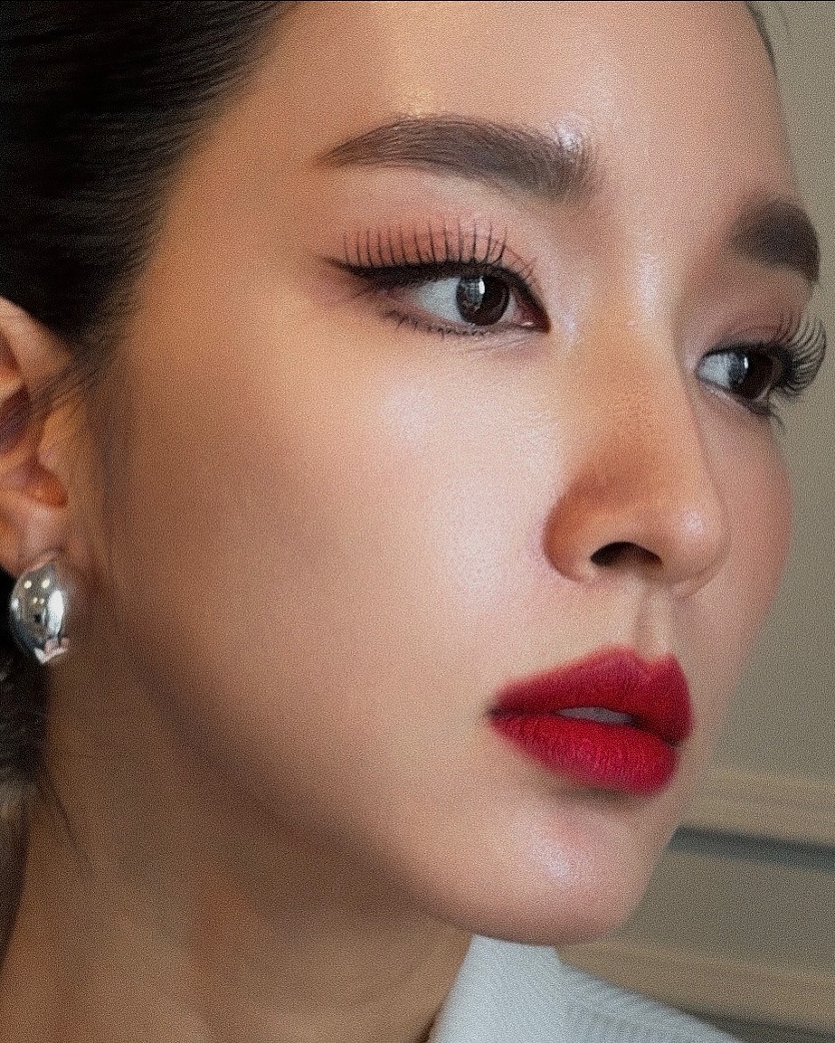 โม - มนชนก แสงฉายเพียงเพ็ญ