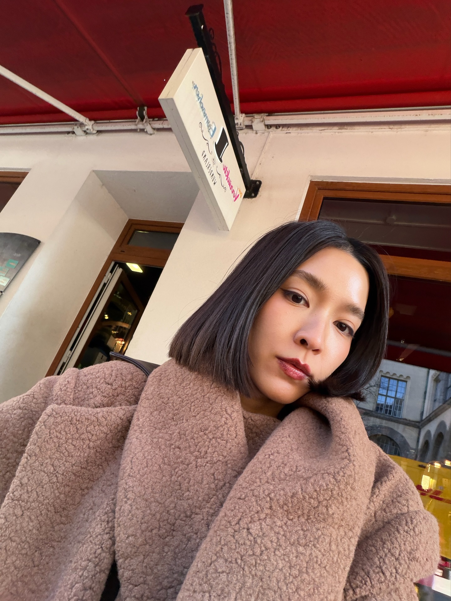 โม - มนชนก แสงฉายเพียงเพ็ญ