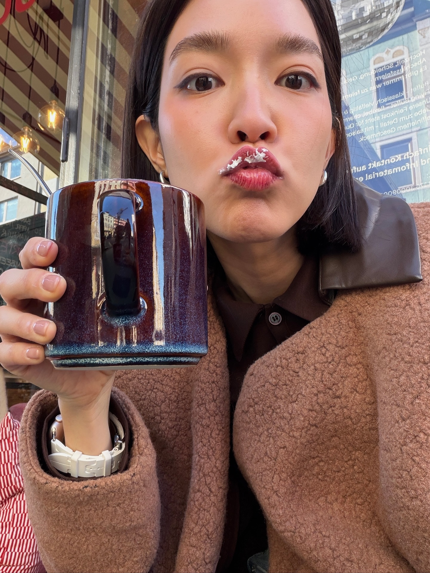 โม - มนชนก แสงฉายเพียงเพ็ญ