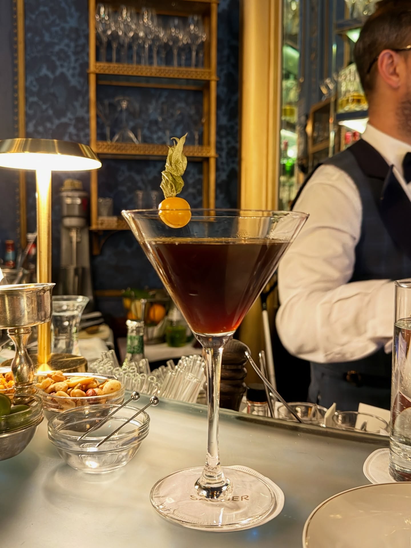 โม - มนชนก แสงฉายเพียงเพ็ญ