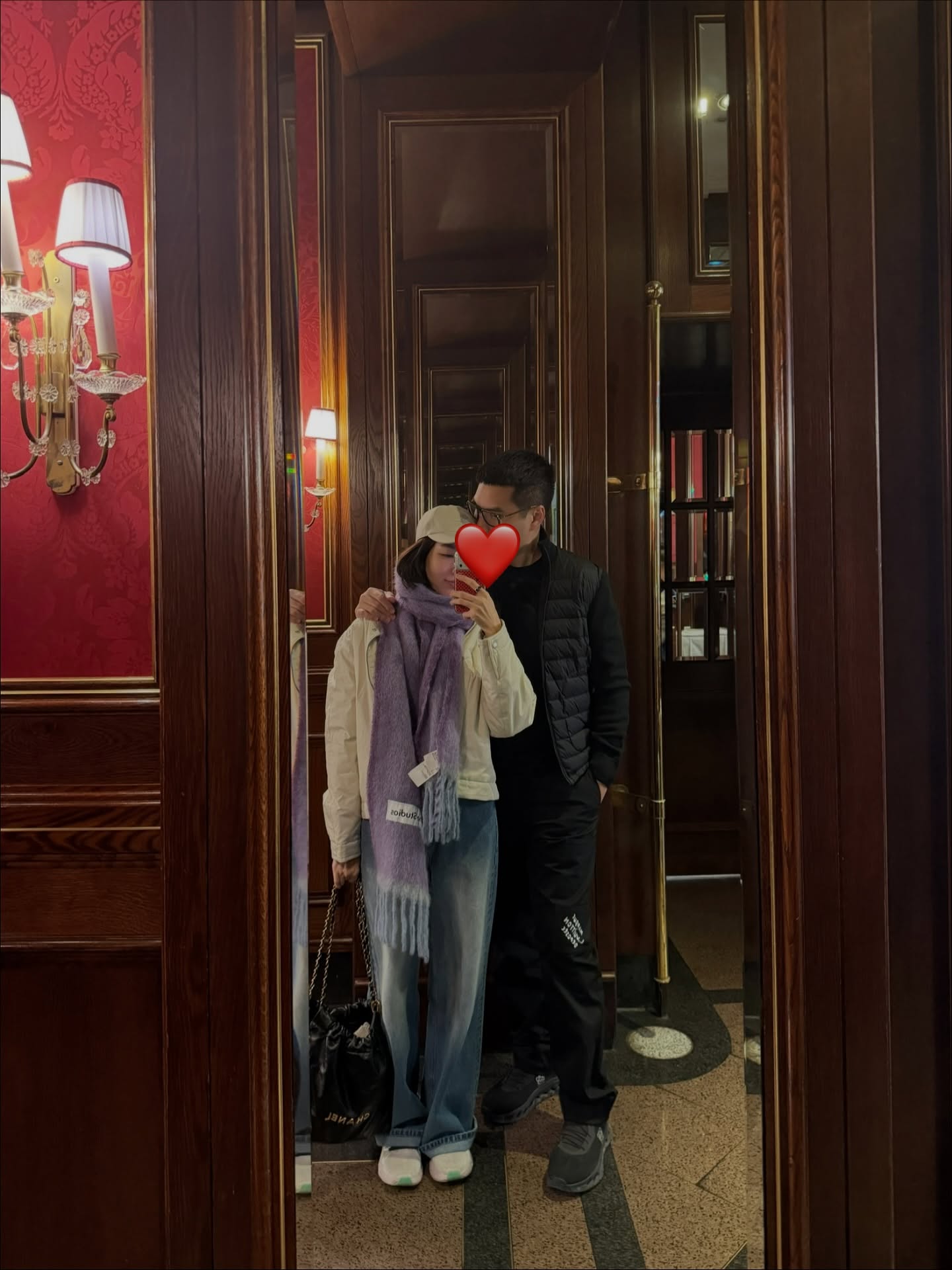 โม - มนชนก แสงฉายเพียงเพ็ญ