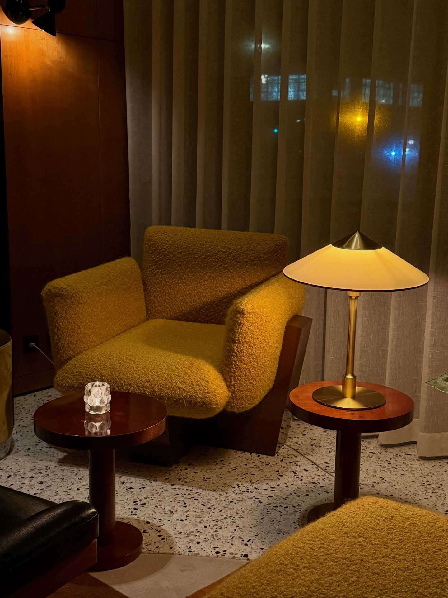 โม - มนชนก แสงฉายเพียงเพ็ญ