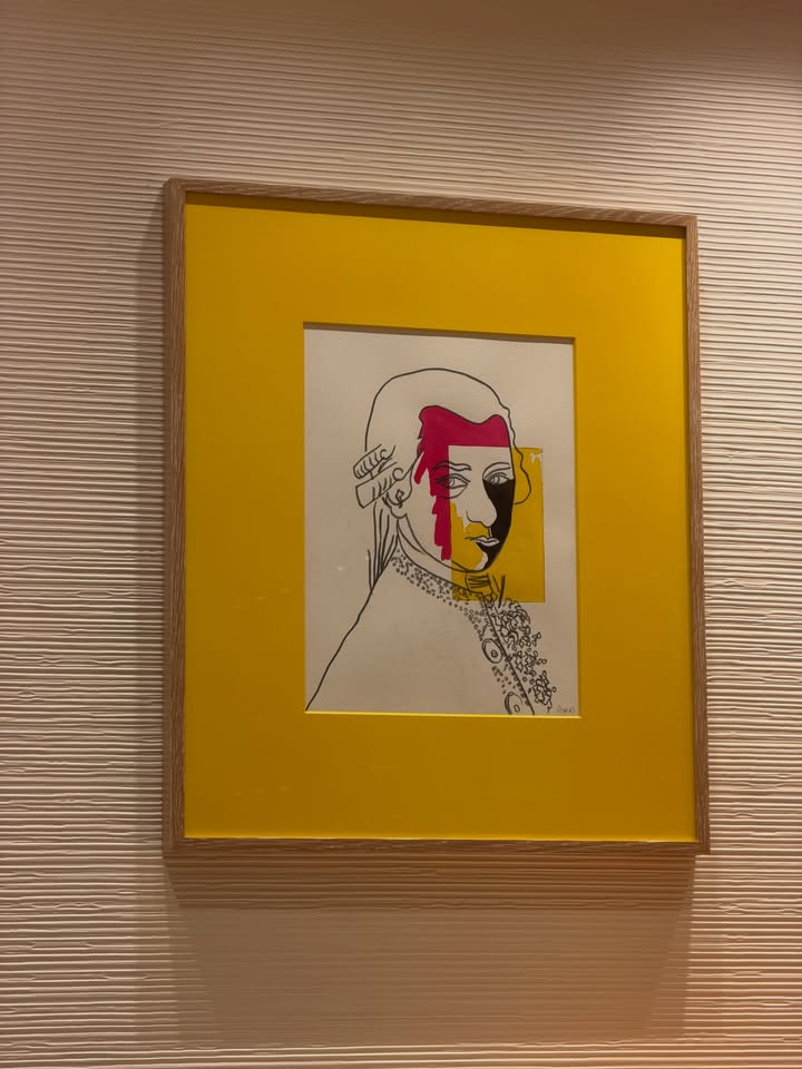 โม - มนชนก แสงฉายเพียงเพ็ญ